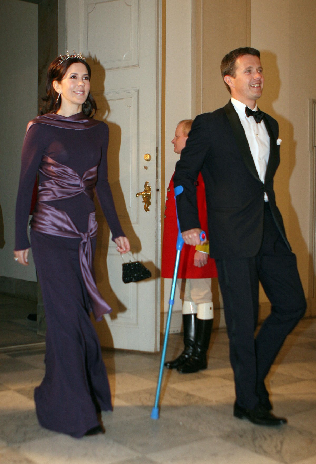 Il Principe Frederik e la Principessa Mary di Danimarca arrivano per una cena al Palazzo di Christiansborg a Copenaghen il 17 marzo 2009 (Albert Philip van der Werf/DPA Picture Alliance Archive/Alamy)