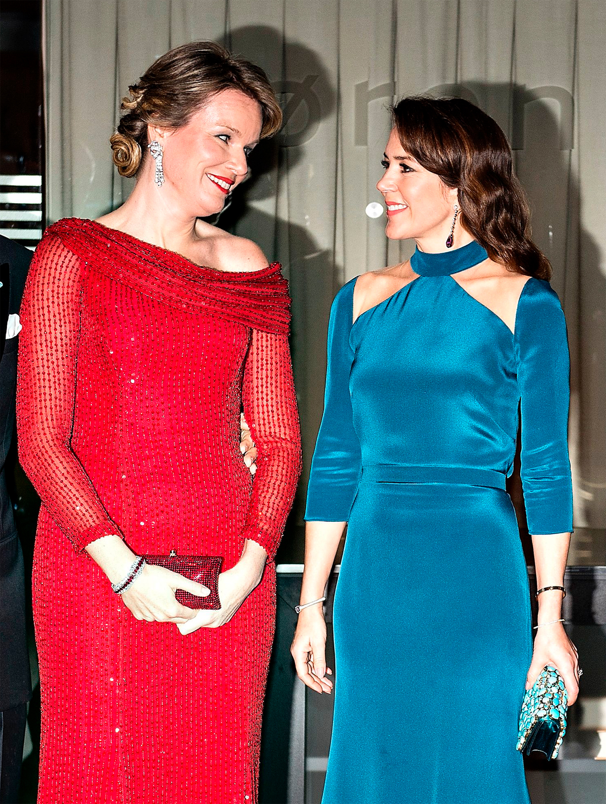 La Regina Matilde dei Belgi posa con la Principessa Mary di Danimarca prima di una cena di ritorno al Black Diamond di Copenaghen il 29 marzo 2017 (HENNING BAGGER/AFP via Getty Images)