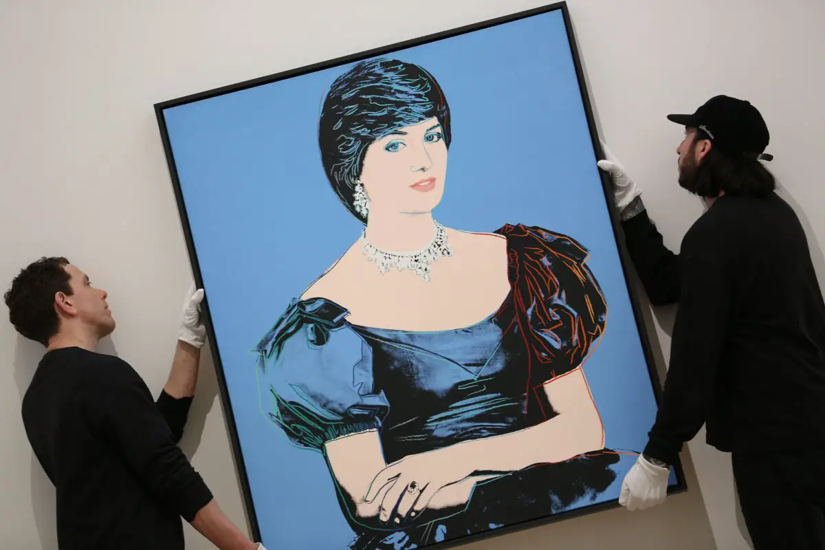 Il ritratto di Andy Warhol della Principessa Diana del 1982 è esposto alla Phillips di Londra il 29 febbraio 2024 (Ana Maria Wiggins/Alamy)