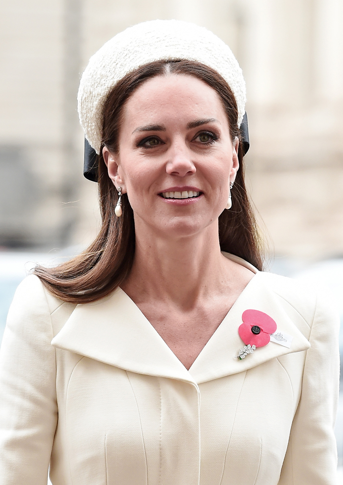 La Duchessa di Cambridge arriva per un servizio di commemorazione e ringraziamento come parte delle cerimonie del giorno ANZAC presso l'Abbazia di Westminster il 25 aprile 2022 (Eamonn M. McCormack/Getty Images)