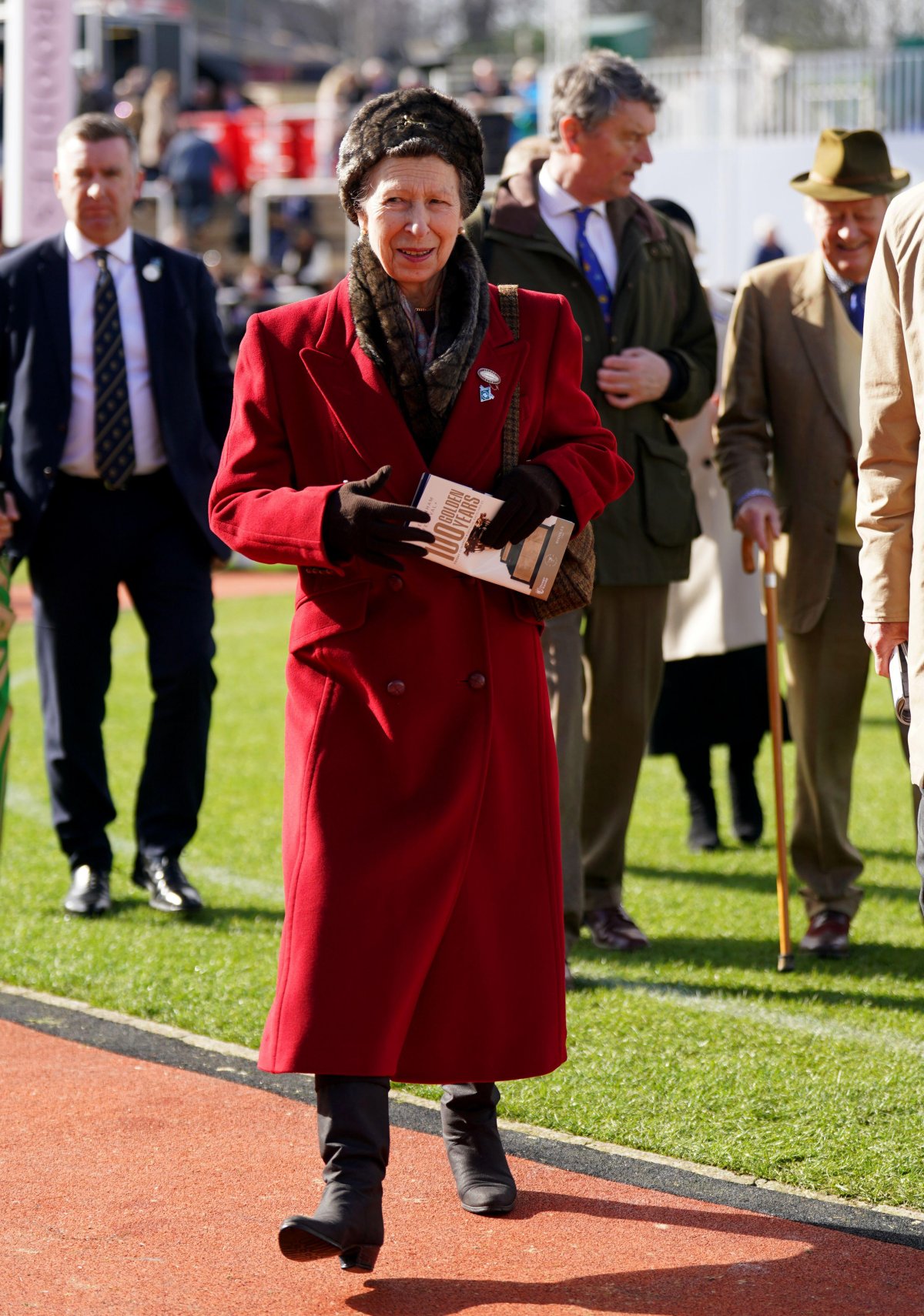 La Principessa Reale partecipa al quarto giorno del Festival di Cheltenham presso l'ippodromo di Cheltenham il 15 marzo 2024 (Joe Giddens/PA Images/Alamy)