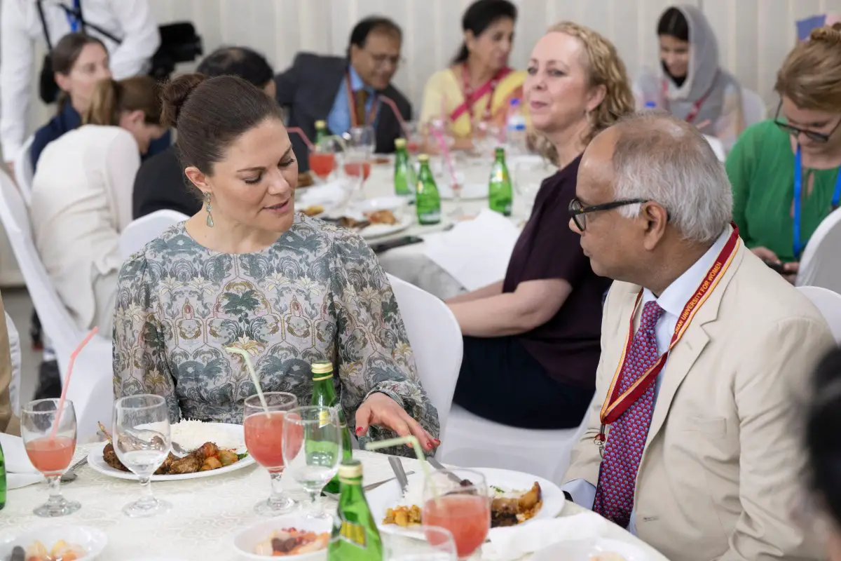 La Principessa Ereditaria di Svezia visita l'Università ASIATICA per le Donne a Chattogram, Bangladesh, il 19 marzo 2024 (Henrik Montgomery/TT News Agency/Alamy)