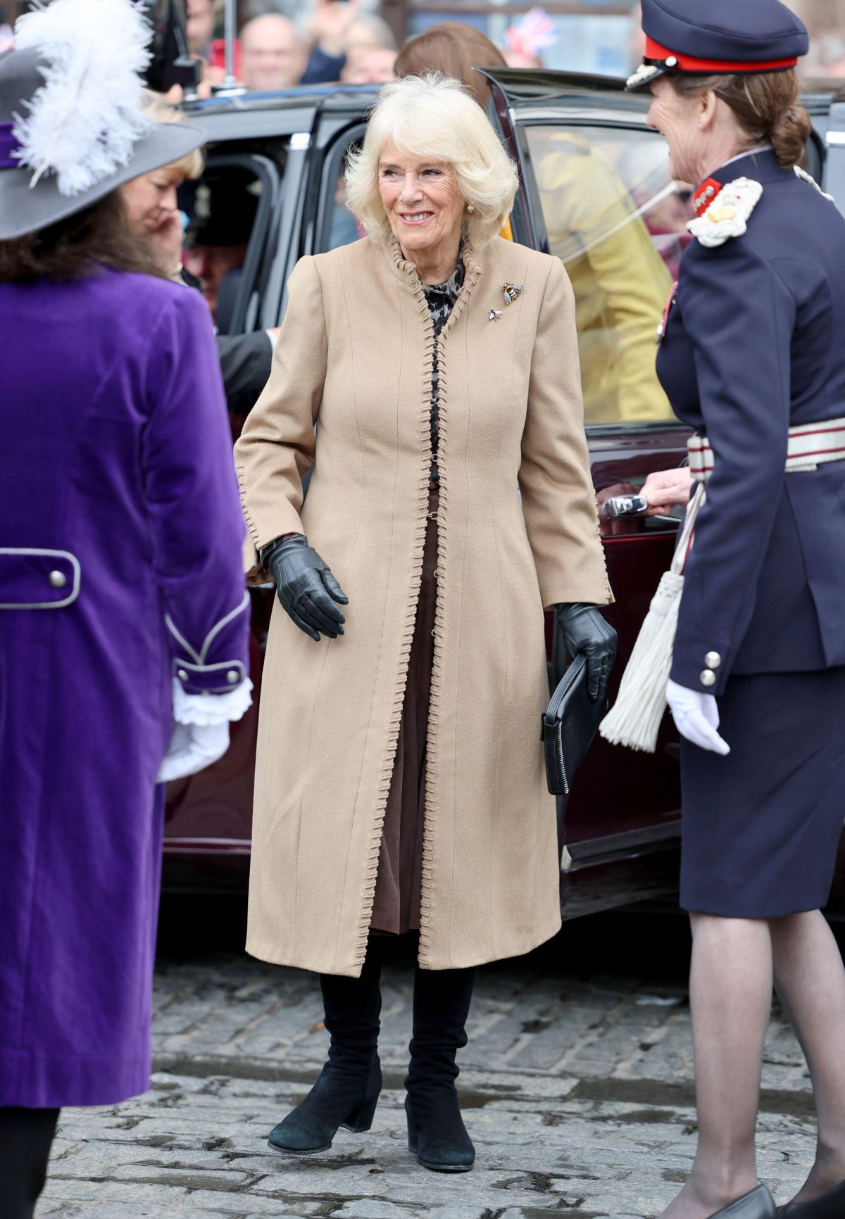 La Regina Camilla del Regno Unito visita il Farmers' Market in The Square a Shrewsbury il 27 marzo 2024 (Chris Jackson/PA Images/Alamy)