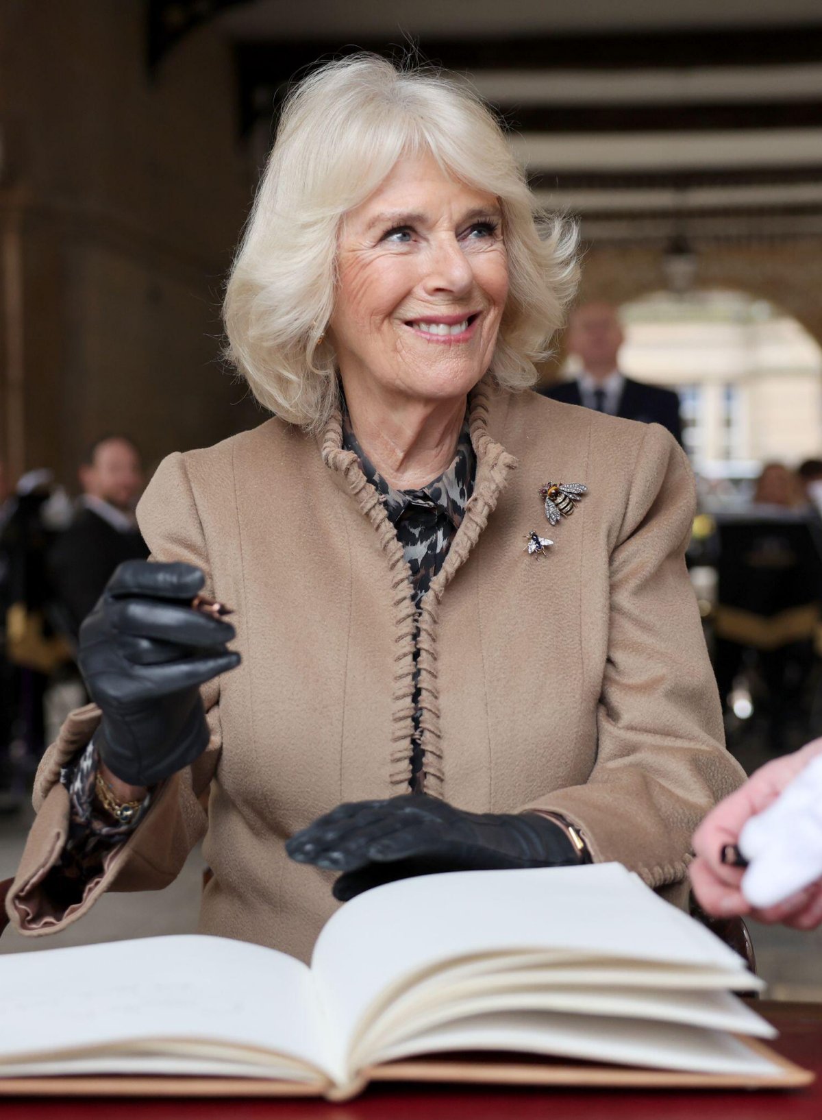 La Regina Camilla del Regno Unito visita la Old Market Hall di Shrewsbury il 27 marzo 2024 (Chris Jackson/PA Images/Alamy)