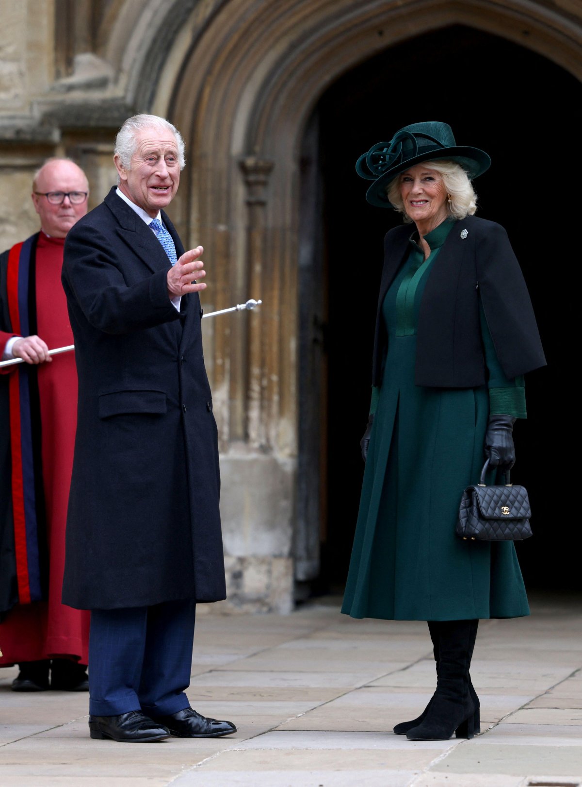 Re Carlo III e Regina Camilla del Regno Unito partecipano a un servizio di Pasqua nella Cappella di San Giorgio, Windsor, il 31 marzo 2024 (Hollie Adams/PA Images/Alamy)