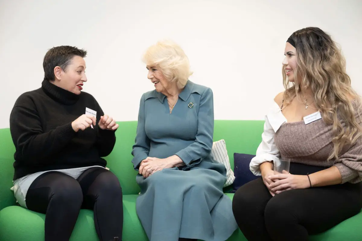 La Regina Camilla del Regno Unito è ritratta durante l'apertura ufficiale di Maggie's Royal Free, un nuovo centro di supporto oncologico all'Ospedale Royal Free di Londra, il 31 gennaio 2024 (Buckingham Palace)