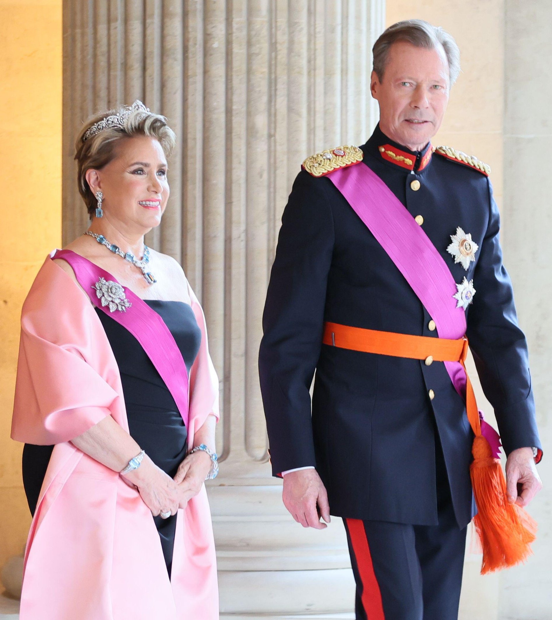 La Granduchessa Maria Teresa e il Granduca Henri di Lussemburgo partecipano a un banchetto di stato al Palazzo di Laeken il 16 aprile 2024 (BENOIT DOPPAGNE/Belga News Agency/Alamy)