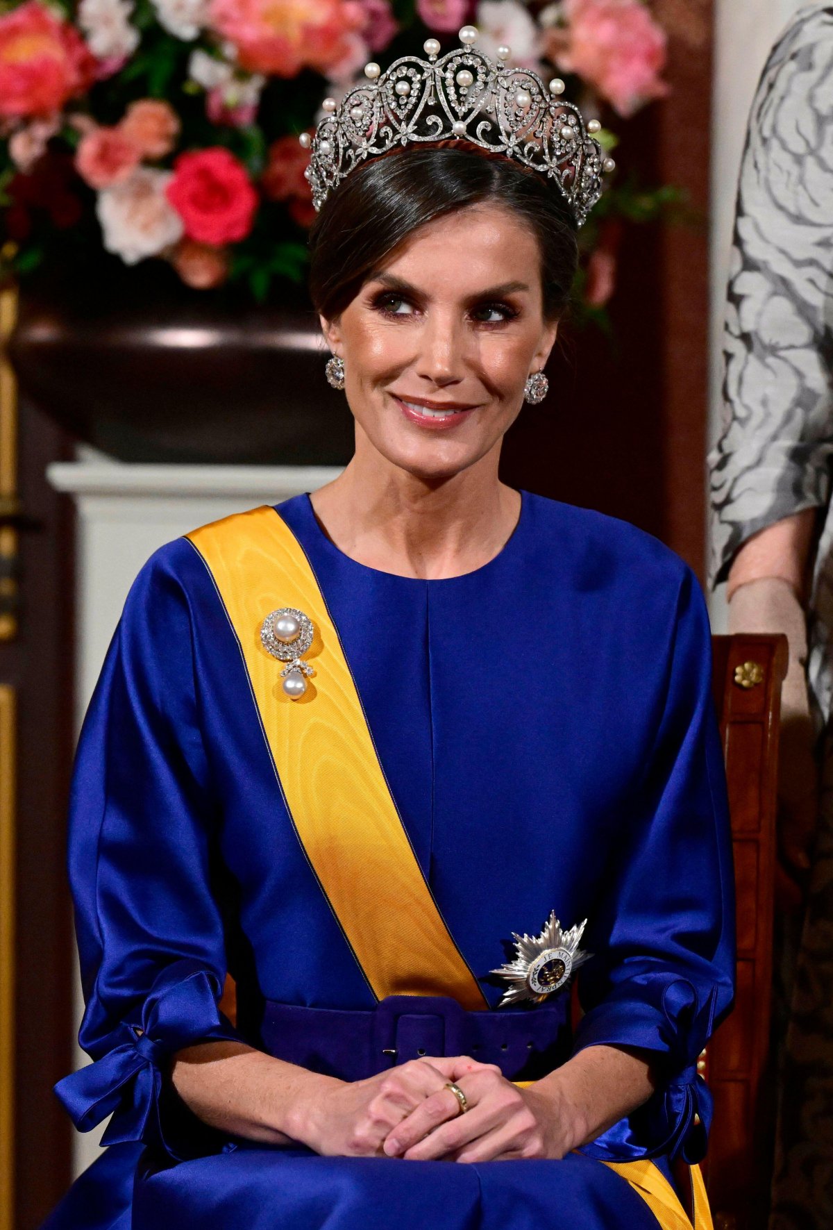 La Regina di Spagna è fotografata prima del banchetto di stato al Palazzo Reale di Amsterdam il 17 aprile 2024 (Albert Nieboer/DPA Picture Alliance/Alamy)