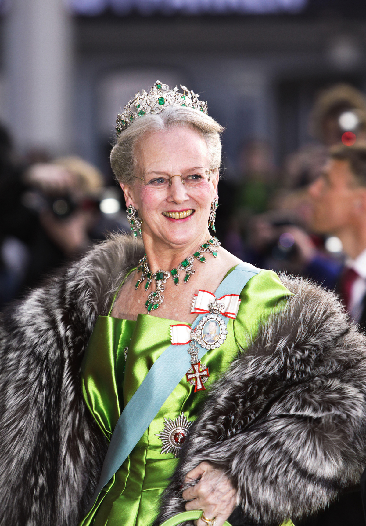 La Regina Margrethe II di Danimarca partecipa a un concerto di gala per celebrare il suo settantesimo compleanno al Teatro Reale di Copenaghen il 15 aprile 2010 (Albert Nieboer/DPA Picture Alliance/Alamy)