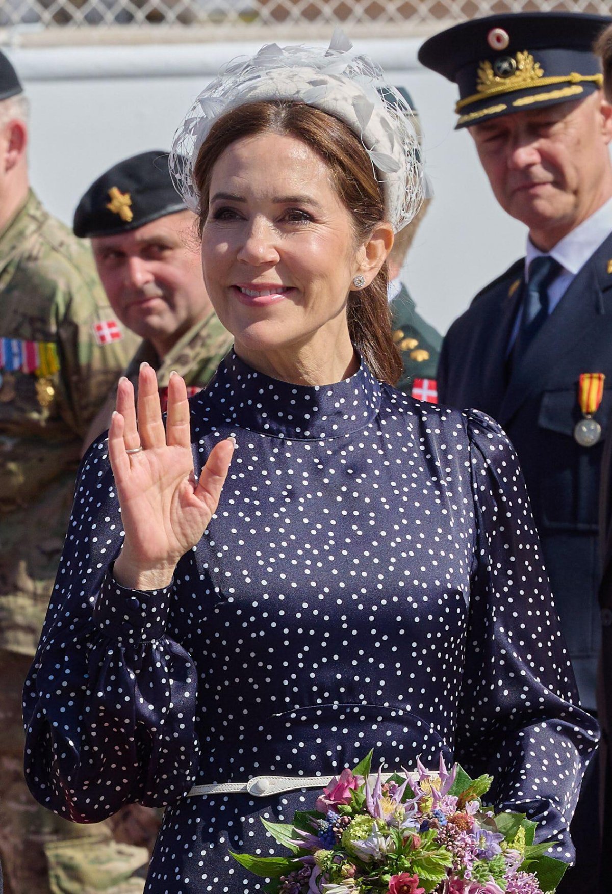 La Regina di Danimarca arriva a Helsingör durante il loro primo viaggio del suo regno a bordo dello Yacht Reale Dannebrog il 2 maggio 2024 (Stefan Lindblom/TT News Agency/Alamy)