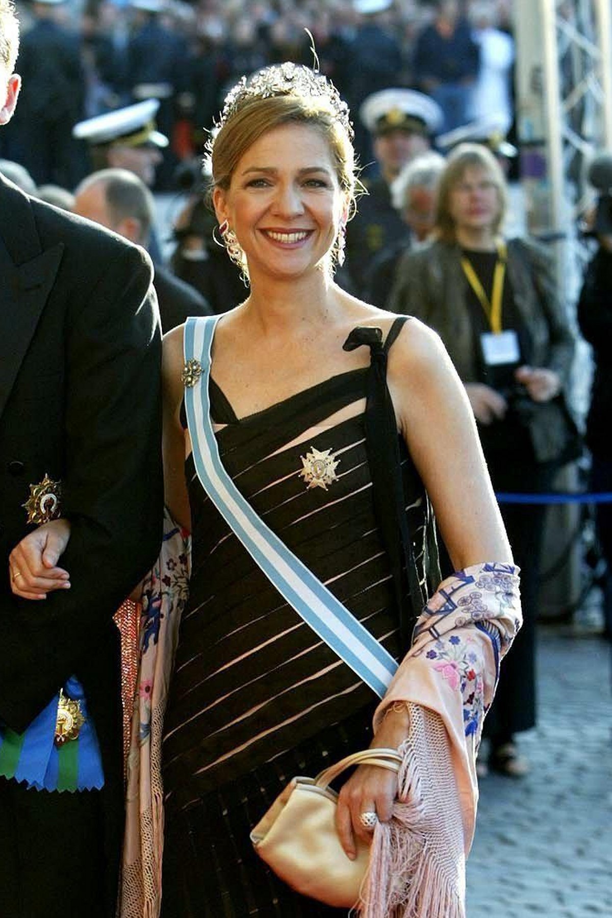 L'Infanta Cristina di Spagna partecipa a un gala pre-matrimoniale presso il Teatro Reale di Copenaghen il 13 maggio 2004 (DPA Picture Alliance Archive/Alamy)