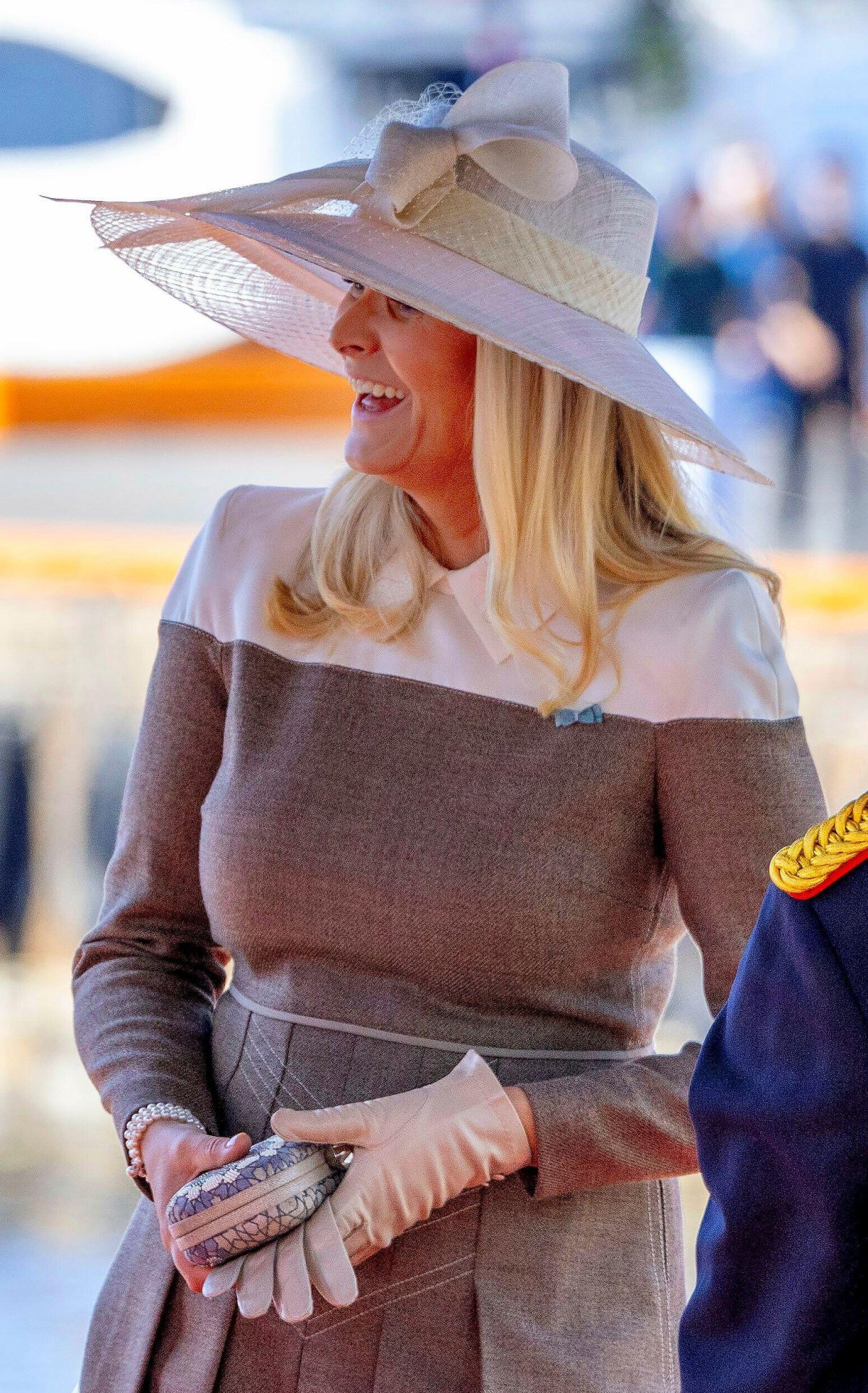 La Principessa Ereditaria di Norvegia è ritratta durante una cerimonia di benvenuto ufficiale a Oslo all'inizio della visita di stato danese in Norvegia il 14 maggio 2024 (Albert Nieboer/DPA Picture Alliance/Alamy)