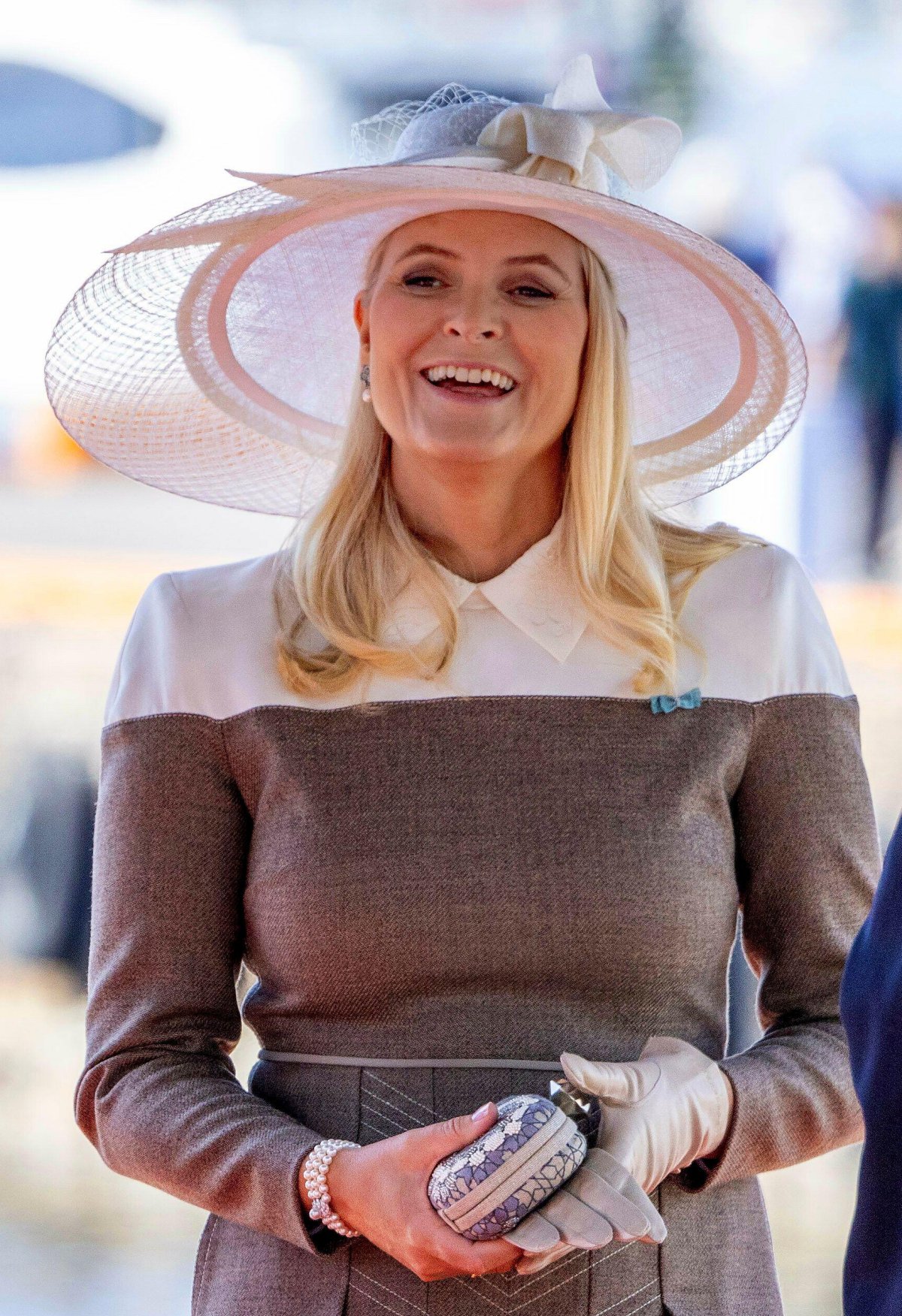 La Principessa Ereditaria di Norvegia è ritratta durante una cerimonia di benvenuto ufficiale a Oslo all'inizio della visita di stato danese in Norvegia il 14 maggio 2024 (Albert Nieboer/DPA Picture Alliance/Alamy)