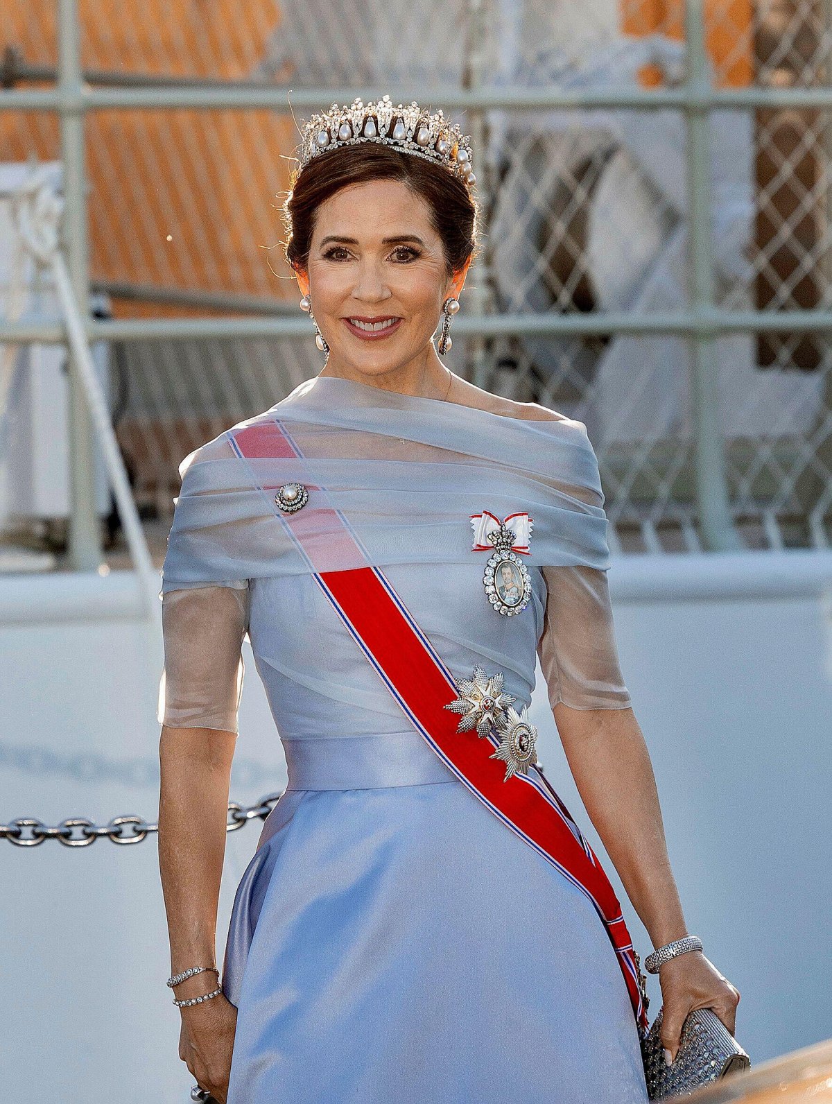 La regina Margherita di Danimarca lascia il Royal Yacht Dannebrog in direzione di un banchetto di stato al Palazzo Reale di Oslo il 14 maggio 2024 (Albert Nieboer/DPA Picture Alliance/Alamy)