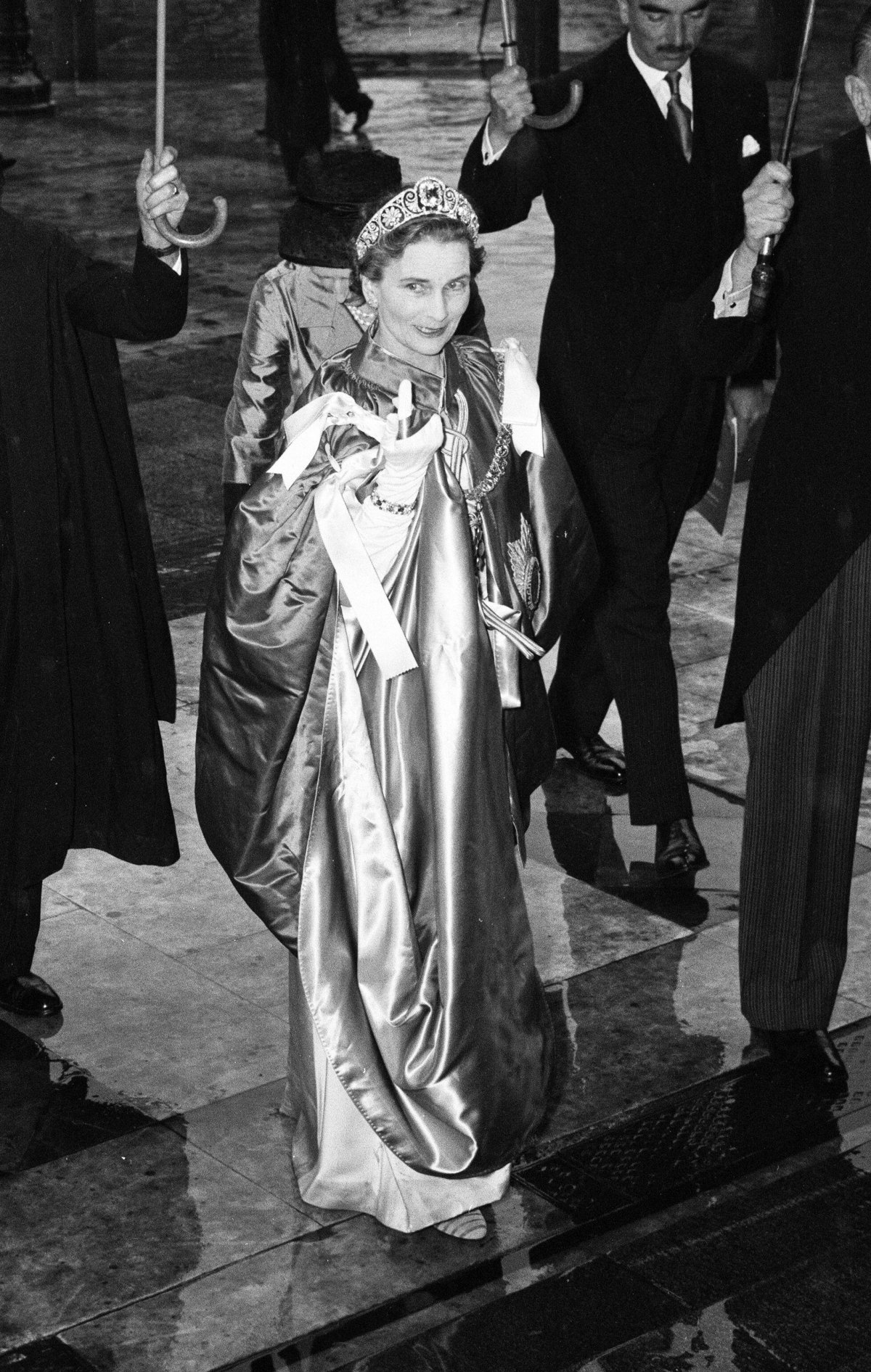 La Principessa Alice, Duchessa di Gloucester partecipa alla dedicazione della nuova cappella dell'Ordine dell'Impero Britannico presso la Cattedrale di St Paul a Londra il 20 maggio 1960 (Trinity Mirror/Mirrorpix/Alamy)