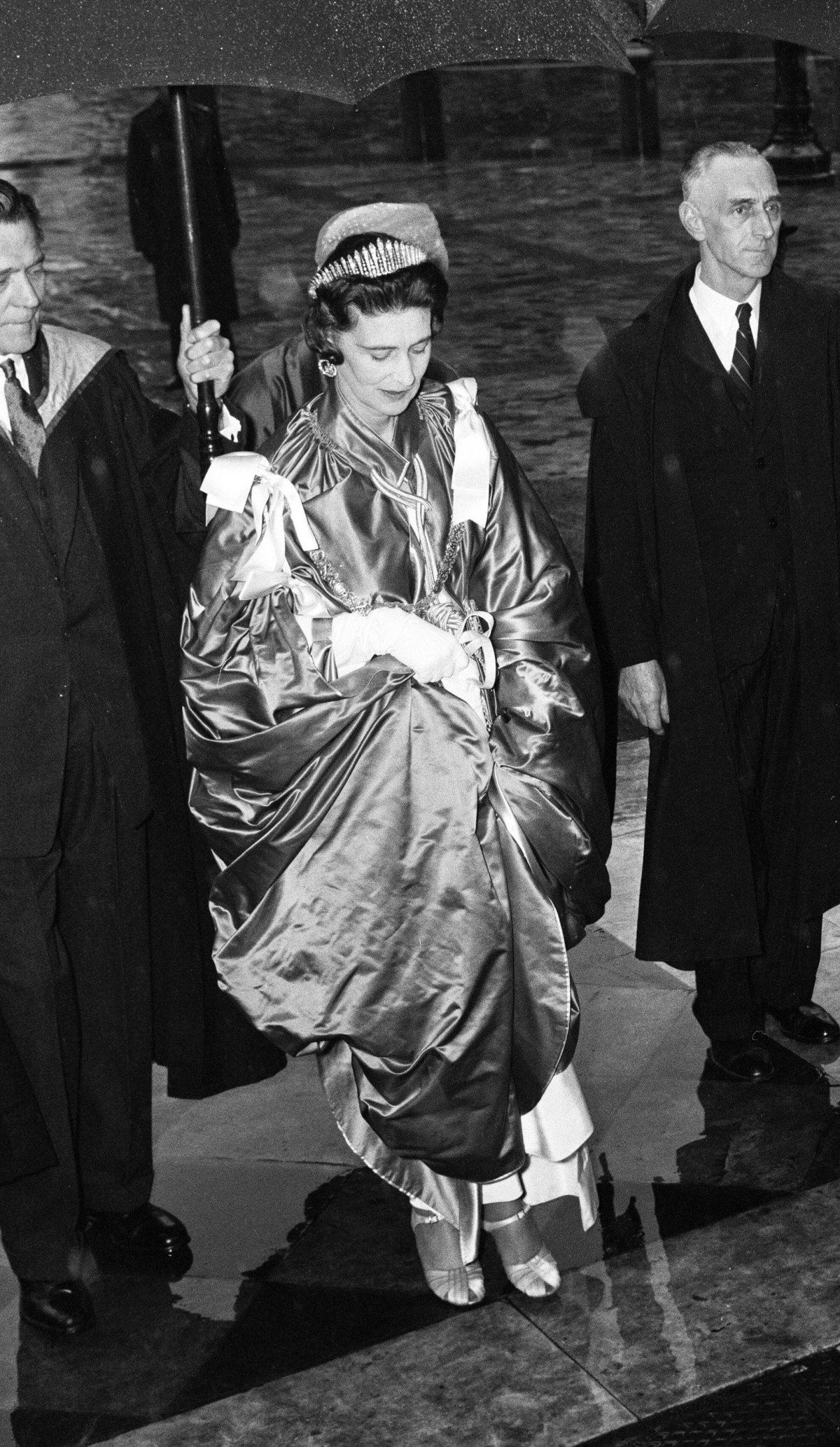 La Principessa Marina, Duchessa di Kent partecipa alla dedicazione della nuova cappella dell'Ordine dell'Impero Britannico presso la Cattedrale di St Paul a Londra il 20 maggio 1960 (Trinity Mirror/Mirrorpix/Alamy)