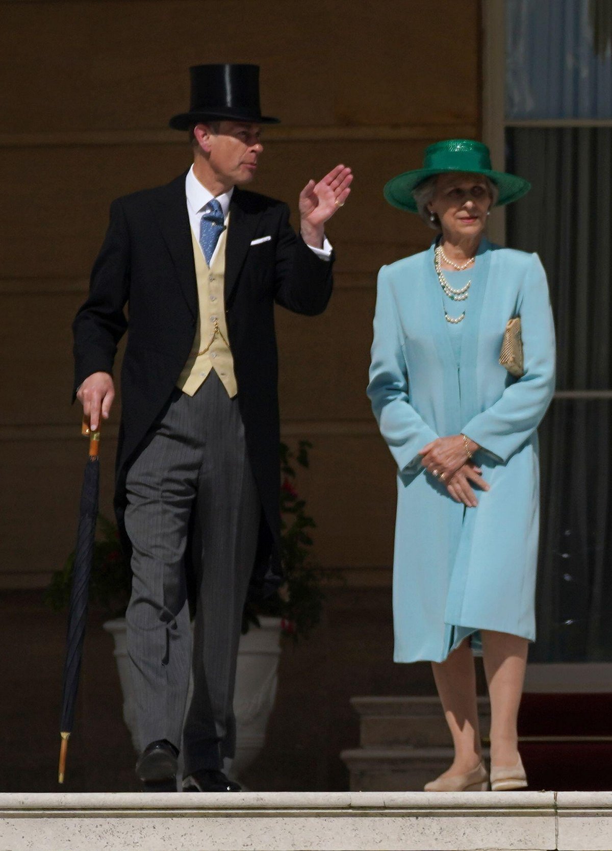 Il Duca di Edimburgo e la Duchessa di Gloucester partecipano a una festa in giardino presso Buckingham Palace a Londra il 15 maggio 2024 (Yui Mok/PA Images/Alamy)