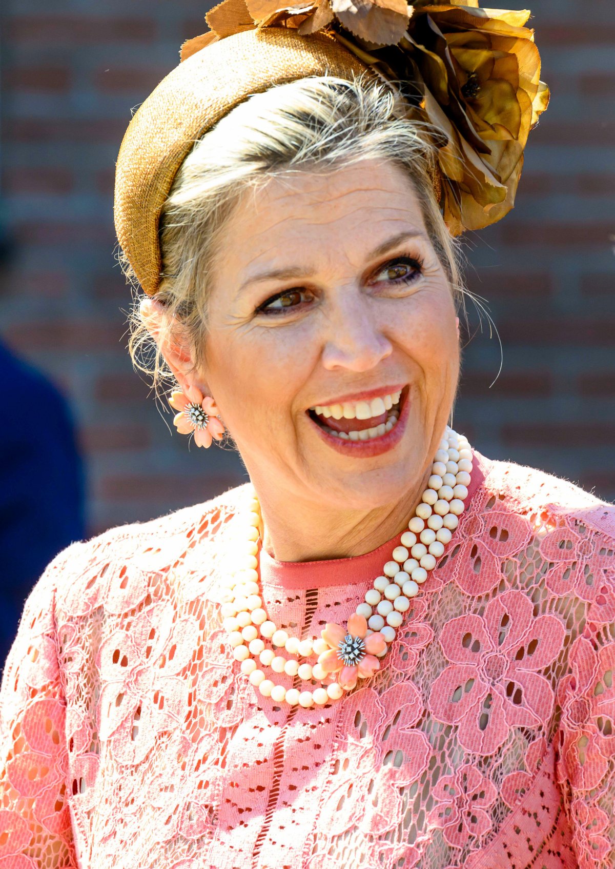 La Regina dei Paesi Bassi durante una visita regionale a Het Hogeland il 14 maggio 2024 (Albert Nieboer/DPA Picture Alliance/Alamy)