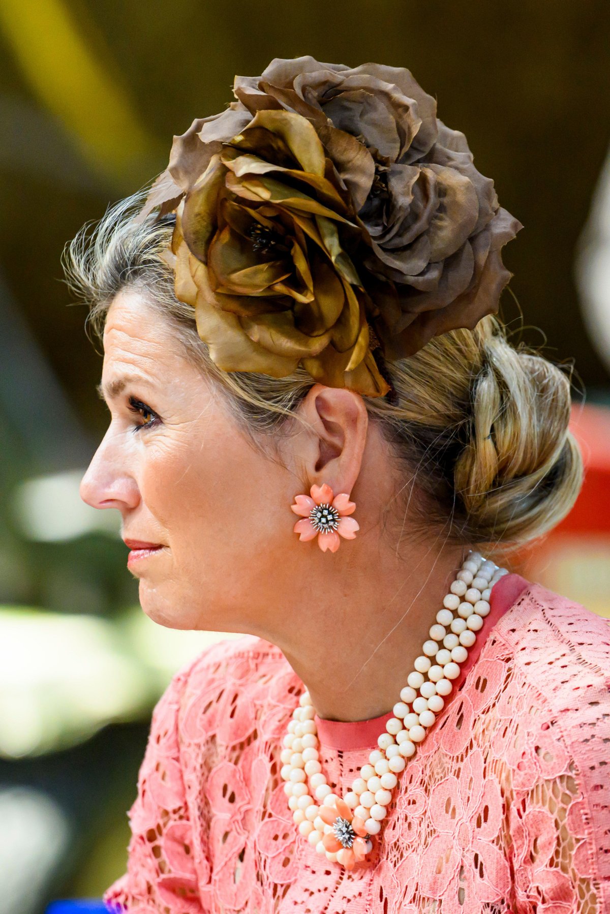 La Regina dei Paesi Bassi durante una visita regionale a Het Hogeland il 14 maggio 2024 (Patrick van Emst/Bruno Press/Alamy)