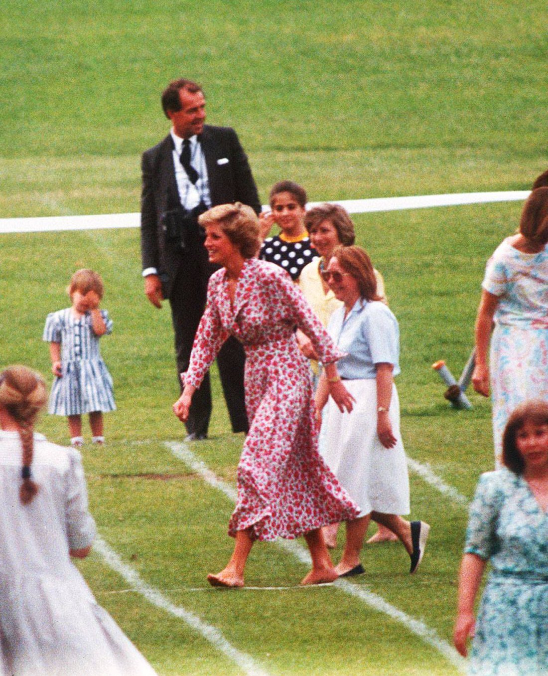 La Principessa di Galles partecipa alla corsa per genitori alla giornata sportiva della scuola del Principe William il 21 giugno 1988 (Trinity Mirror/Mirrorpix/Alamy)