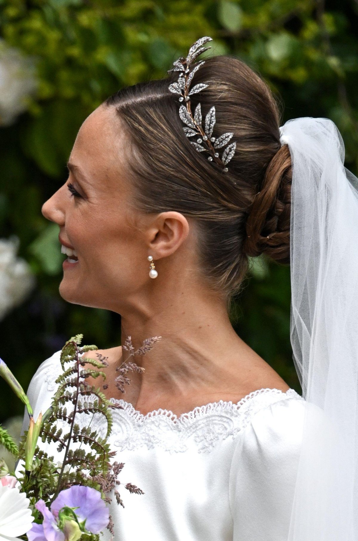 La Duchessa di Westminster nel giorno del suo matrimonio nella Cattedrale di Chester, 7 giugno 2024 (Doug Peters/EMPICS/Alamy)