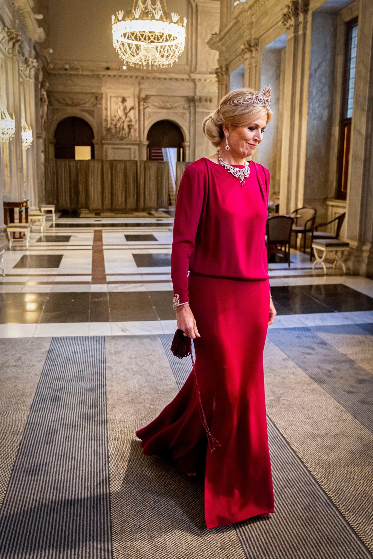 La Regina dei Paesi Bassi partecipa a una cena di gala per il corpo diplomatico al Palazzo Reale di Amsterdam il 5 giugno 2024 (DPA Picture Alliance/Alamy)