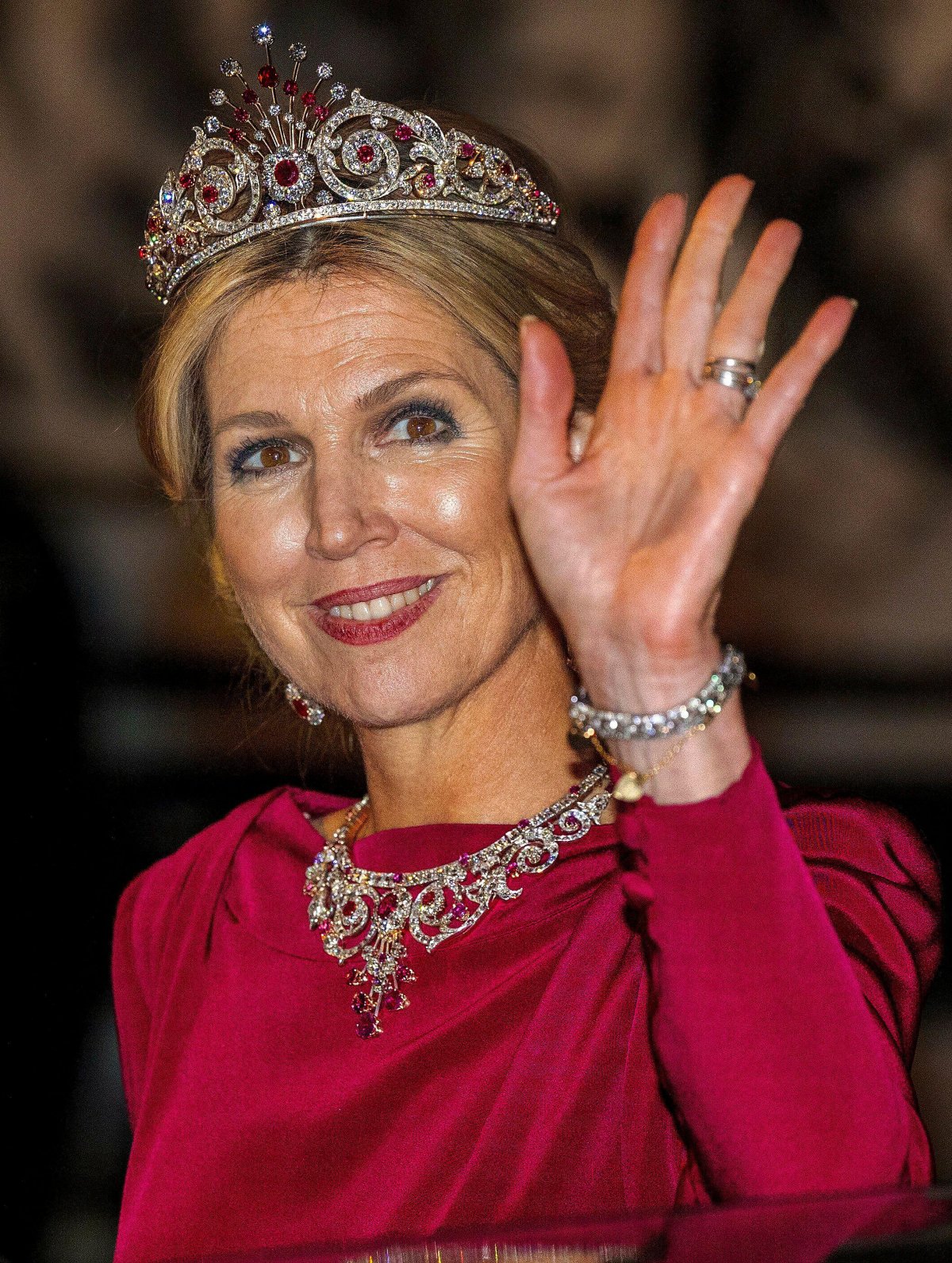 La Regina dei Paesi Bassi partecipa a una cena di gala per il corpo diplomatico al Palazzo Reale di Amsterdam il 5 giugno 2024 (Albert Nieboer/DPA Picture Alliance/Alamy)