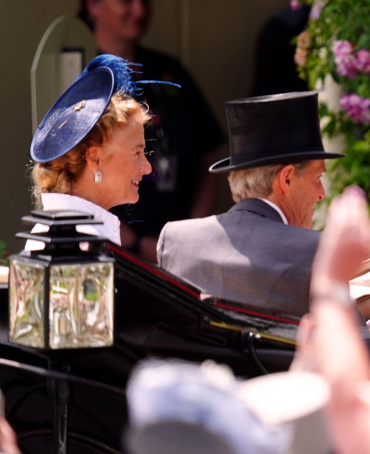 Il Duca e la Duchessa di Wellington arrivano per il primo giorno di Royal Ascot il 18 giugno 2024 (David Davies/PA Images/Alamy)