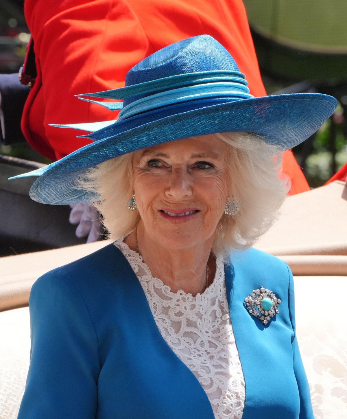 La Regina Camilla partecipa al secondo giorno di Royal Ascot il 19 giugno 2024 (Jonathan Brady/PA Images/Alamy)