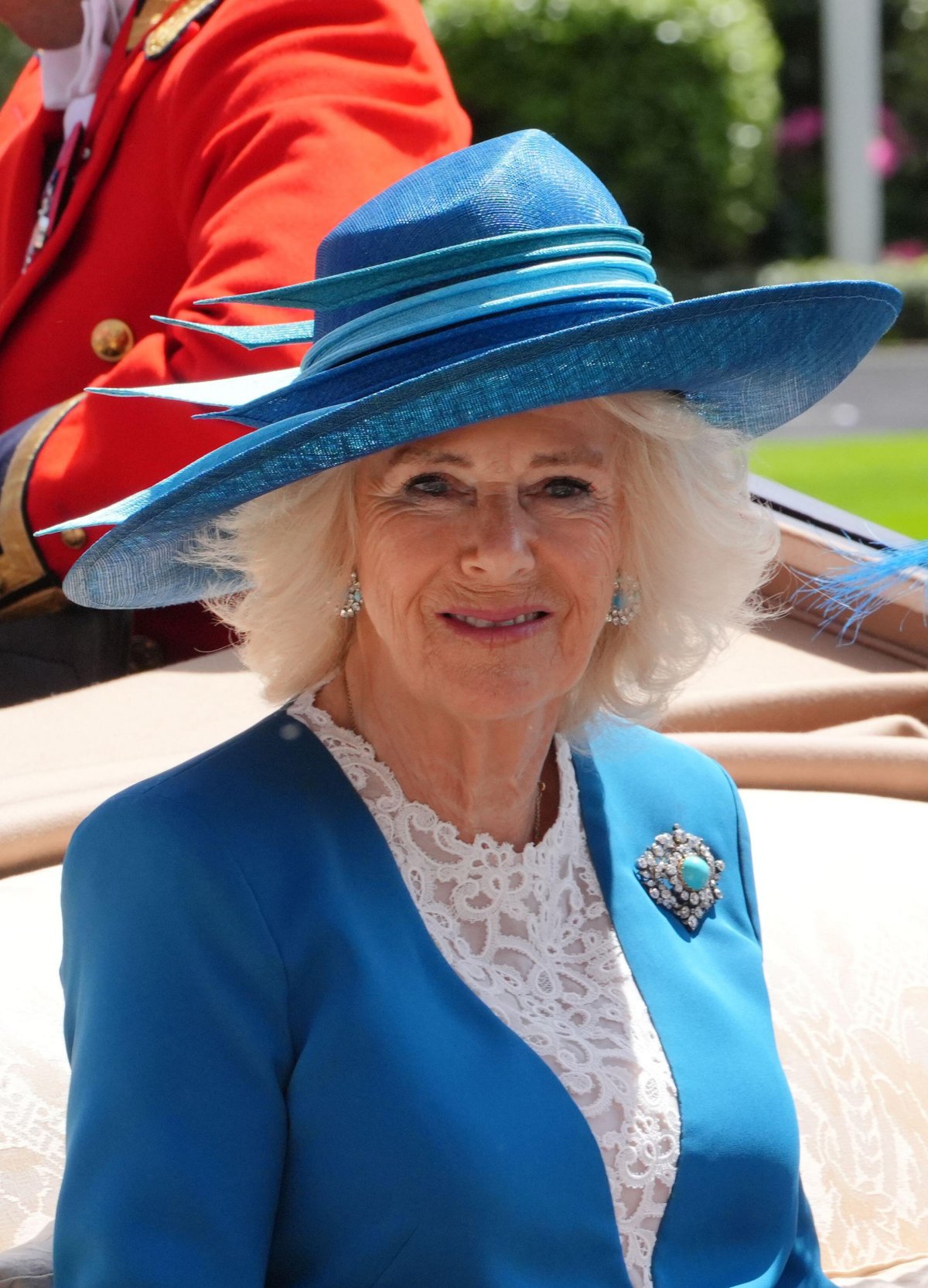 La Regina Camilla partecipa al secondo giorno di Royal Ascot il 19 giugno 2024 (Jonathan Brady/PA Images/Alamy)