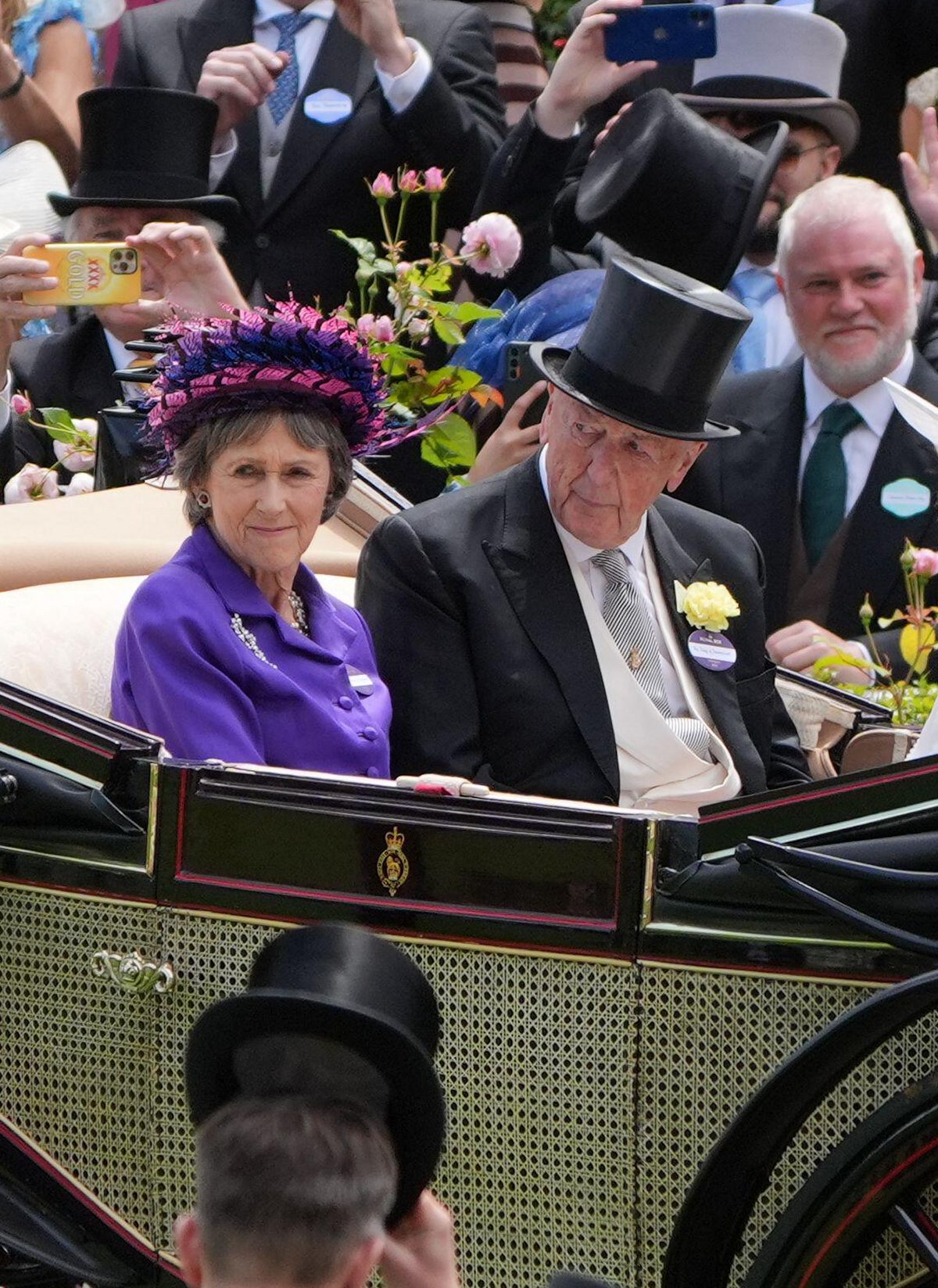 Il Duca e la Duchessa di Devonshire partecipano al terzo giorno di Royal Ascot il 20 giugno 2024 (Yui Mok/PA Images/Alamy)