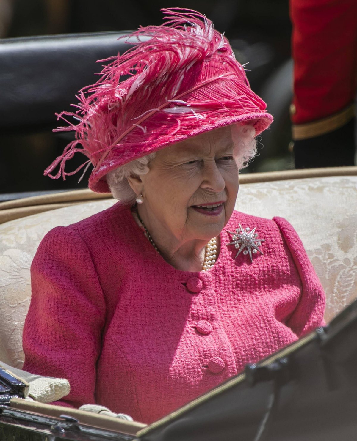 La Regina Elisabetta II arriva per il quarto giorno di Royal Ascot il 21 giugno 2019 (Imago/Alamy)