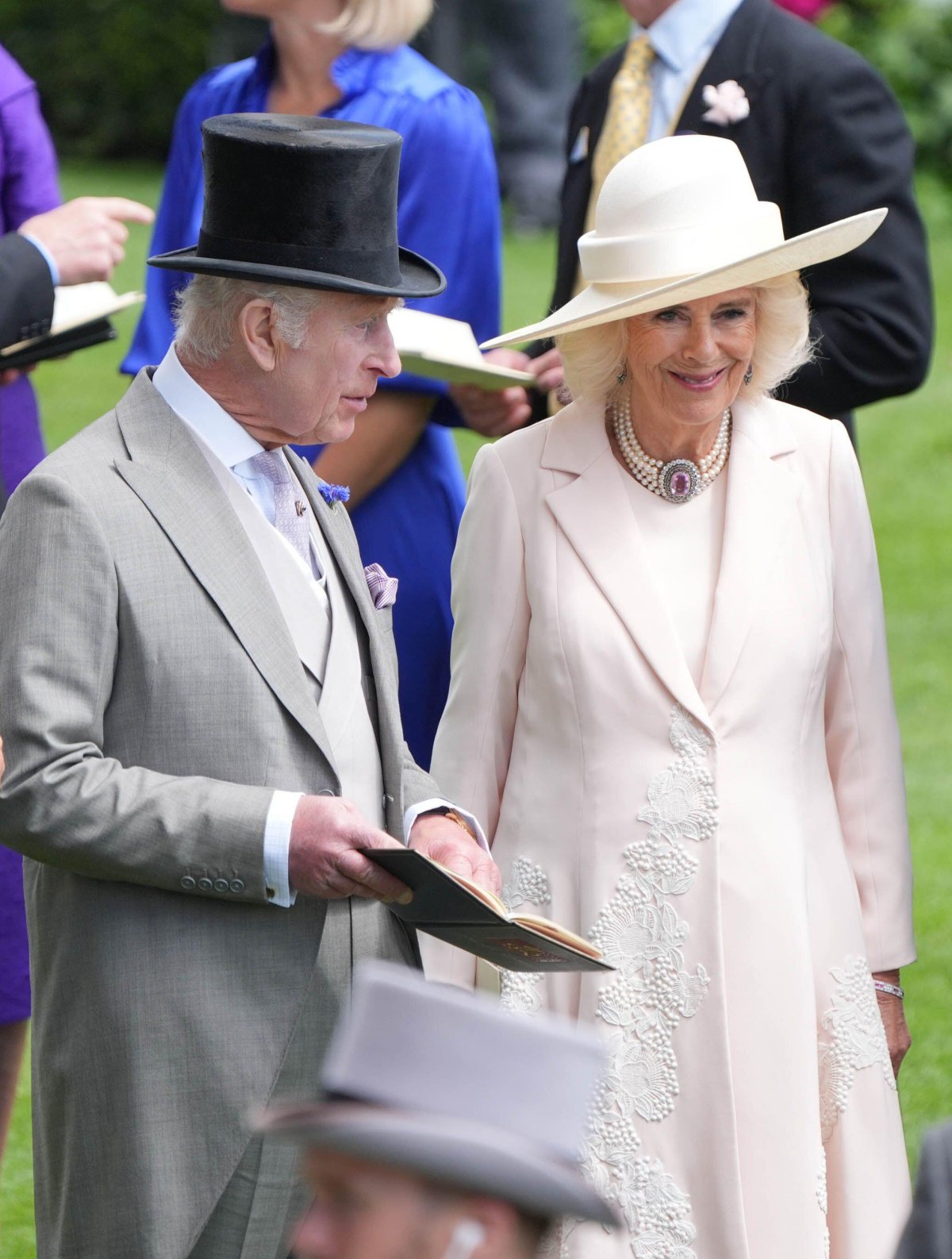 Il Re e la Regina partecipano al quinto giorno di Royal Ascot il 22 giugno 2024 (Yui Mok/PA Images/Alamy)