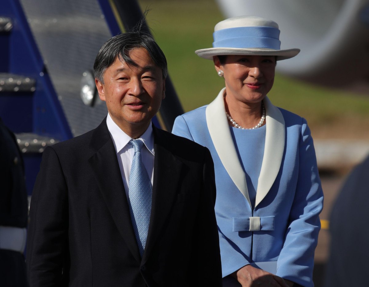 L'Imperatore e l'Imperatrice del Giappone arrivano all'Aeroporto di Stansted nell'Essex in attesa dell'inizio della loro visita di stato in Gran Bretagna il 22 giugno 2024 (Chris Radurn/PA Images/Alamy)