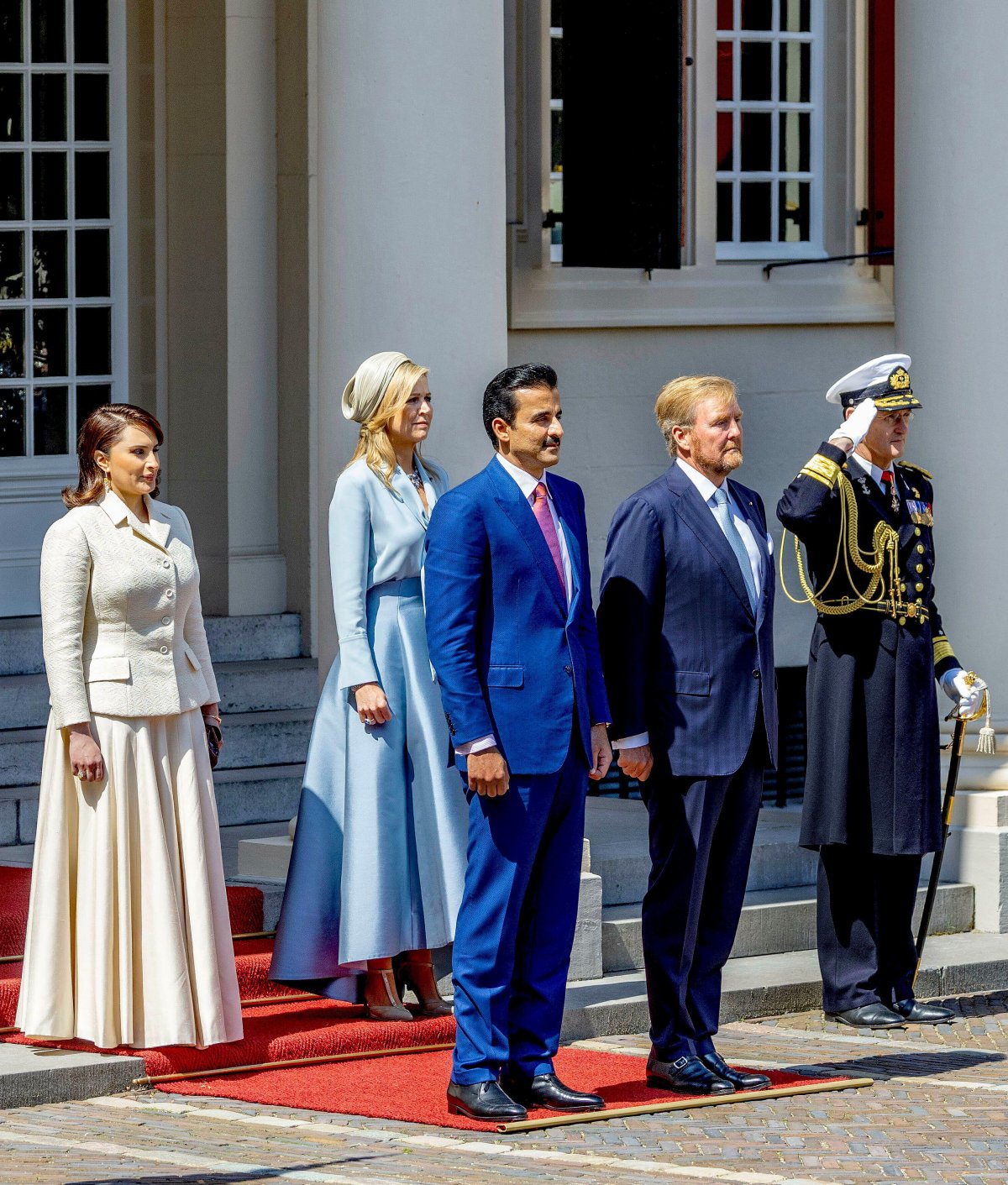 Il Re e la Regina dei Paesi Bassi accolgono l'Emiro del Qatar e la Sheikha Jawaher bint Hamad Al Thani al Palazzo Noordeinde all'Aia il 24 giugno 2024 (DPA Picture Alliance/Alamy)