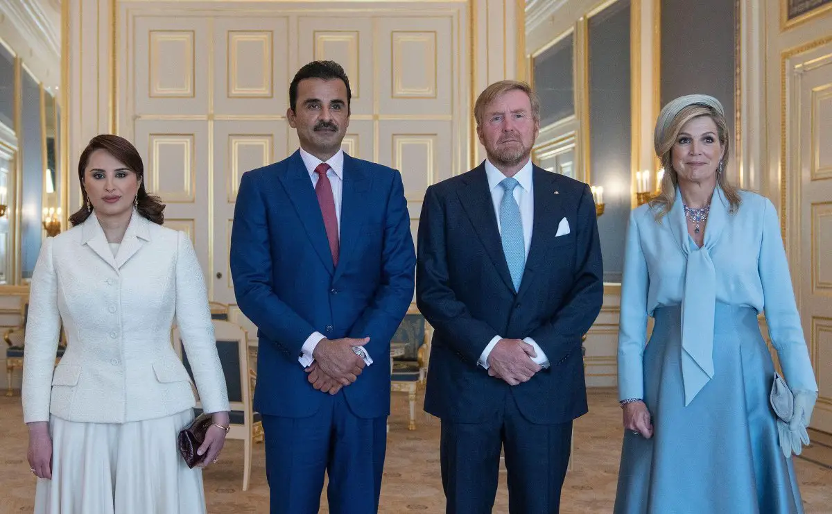 Il Re e la Regina dei Paesi Bassi accolgono l'Emiro del Qatar e la Sheikha Jawaher bint Hamad Al Thani al Palazzo Noordeinde all'Aia il 24 giugno 2024 (Abaca Press/Alamy)