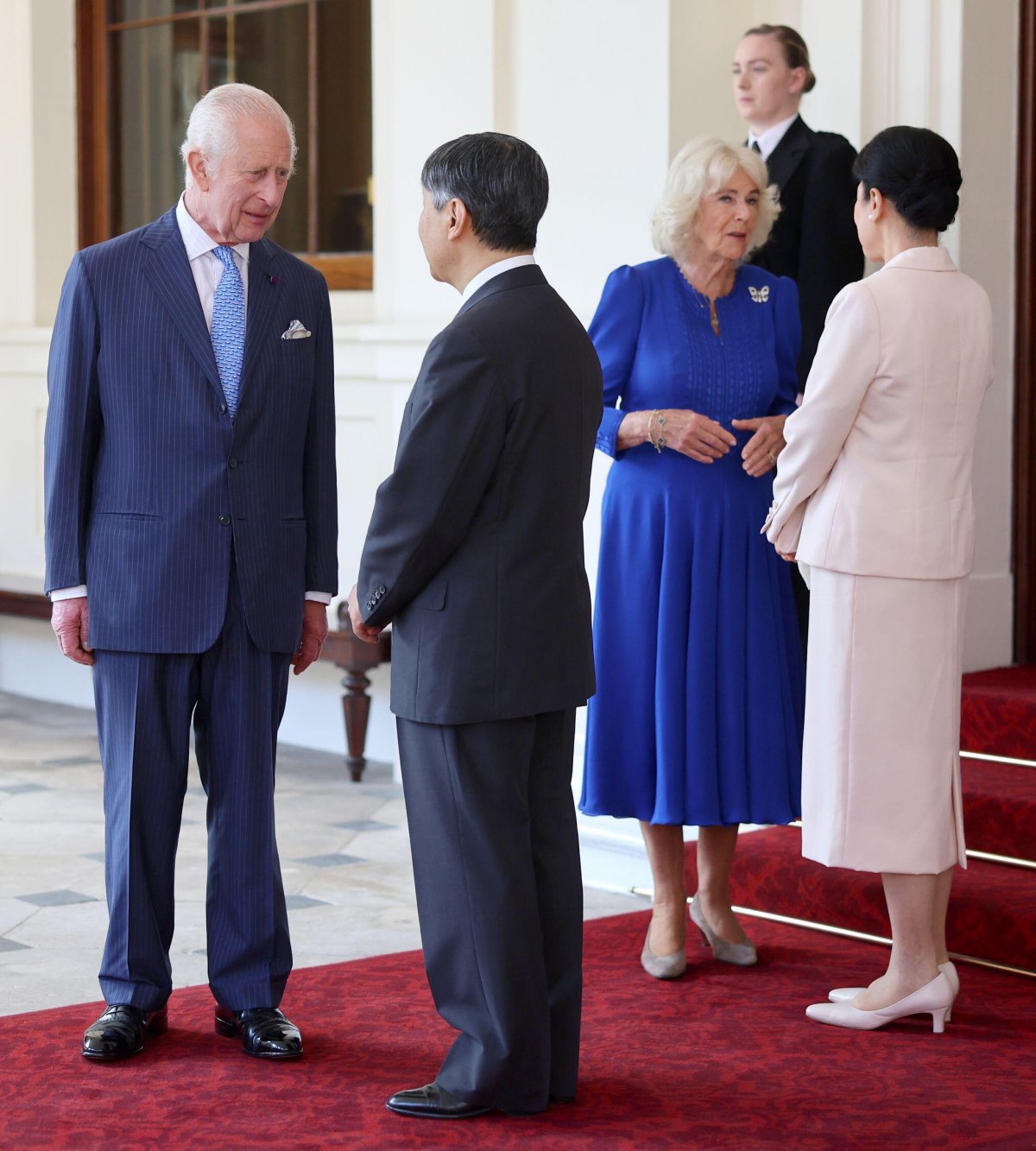 Il Re Carlo III e la Regina Camilla salutano l'Imperatore e l'Imperatrice del Giappone a Buckingham Palace a Londra il 27 giugno 2024 (Chris Jackson/PA Images/Alamy)