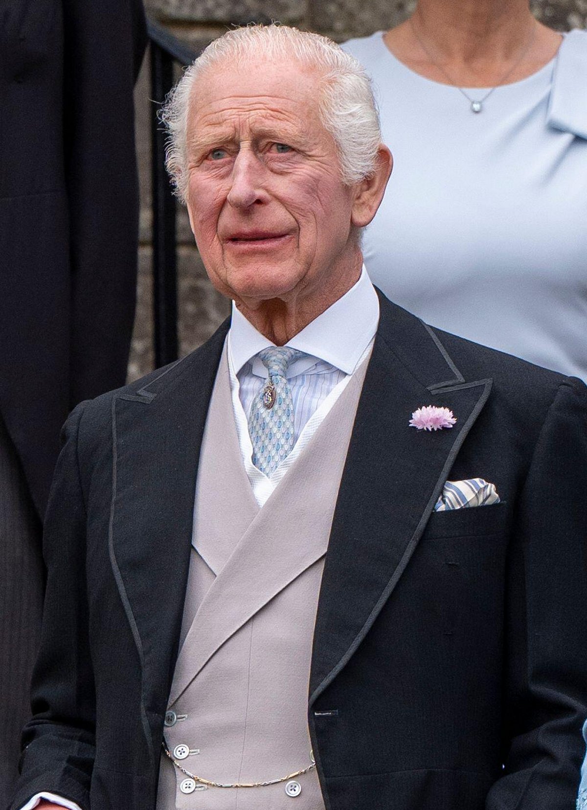 Re Carlo III durante il Garden Party del Sovrano tenutosi al Palazzo di Holyroodhouse a Edimburgo il 2 luglio 2024 (Jane Barlow/PA Images/Alamy)