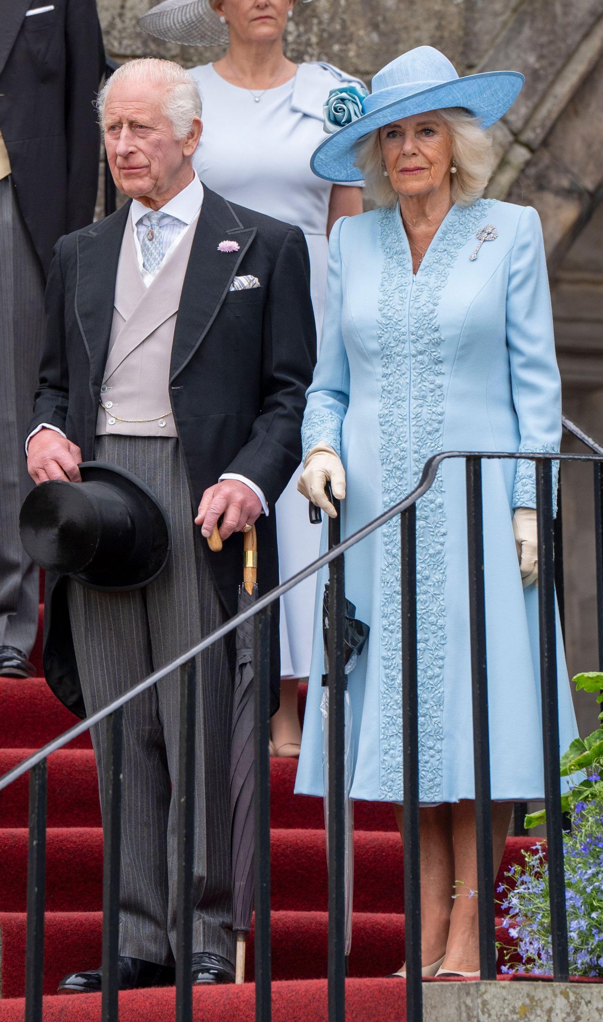 Re Carlo III e Regina Camilla durante il Garden Party del Sovrano tenutosi al Palazzo di Holyroodhouse a Edimburgo il 2 luglio 2024 (Jane Barlow/PA Images/Alamy)