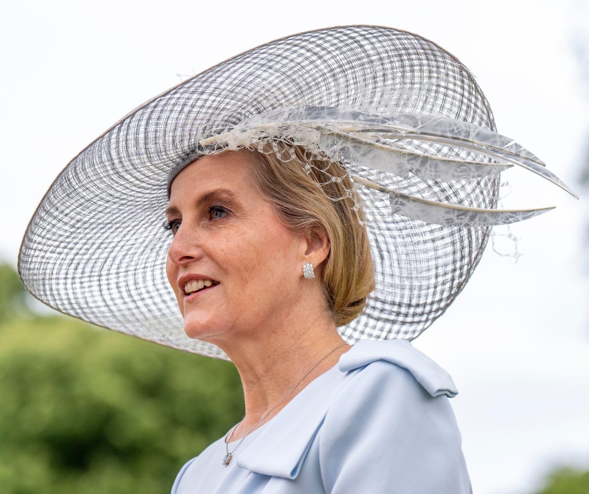 La Duchessa di Edimburgo partecipa al Garden Party del Sovrano tenutosi al Palazzo di Holyroodhouse a Edimburgo il 2 luglio 2024 (Jane Barlow/PA Images/Alamy)