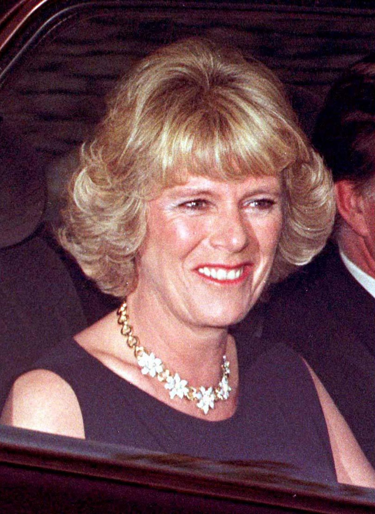 Camilla Parker Bowles arriva per il suo 50° compleanno presso Highgrove nel Gloucestershire il 18 luglio 1997 (Barry Batchelor/PA Images/Alamy)