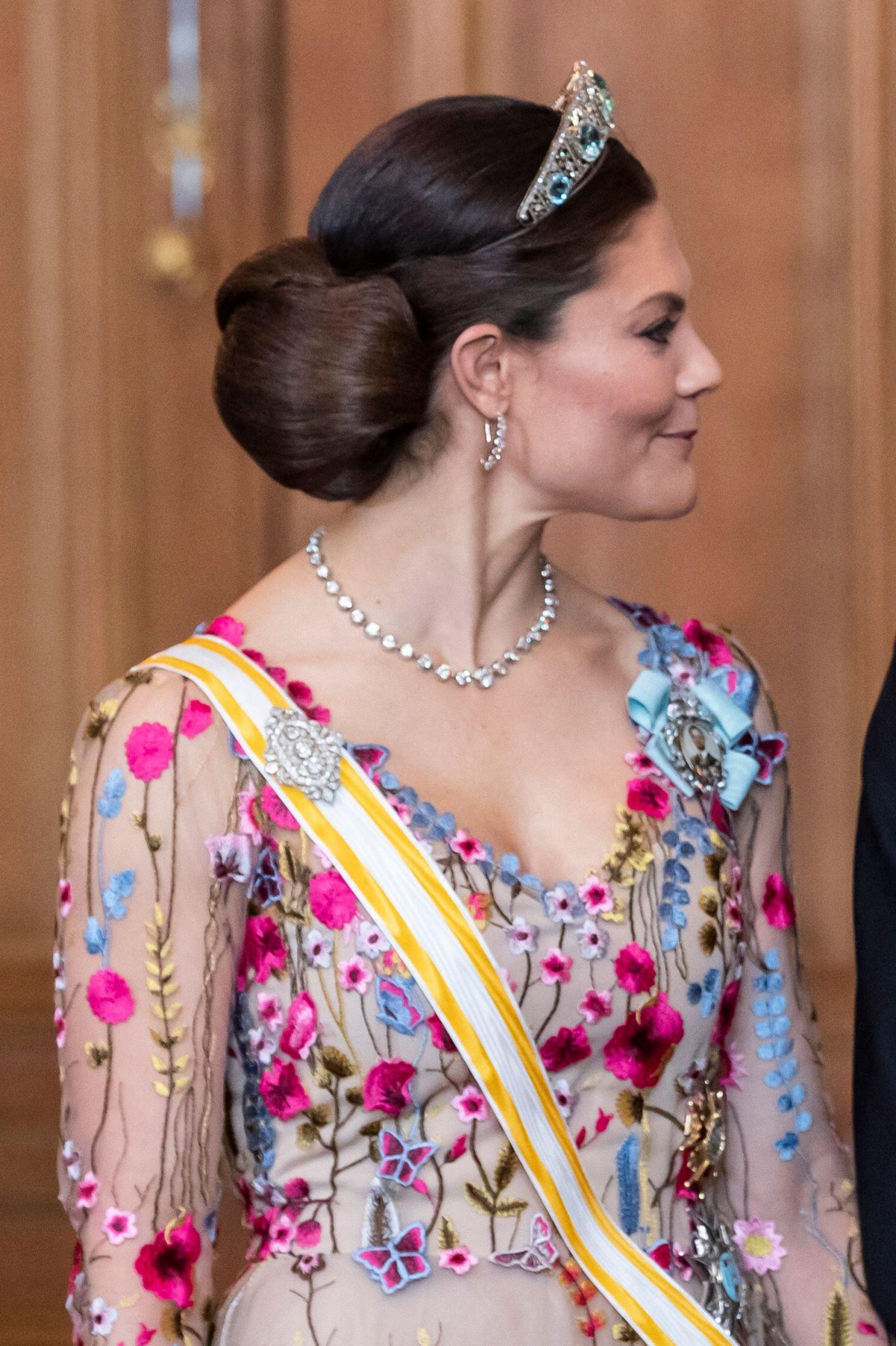 La Principessa Victoria di Svezia partecipa a un banchetto di stato in onore del re e della regina di Spagna al Palazzo Reale di Stoccolma il 24 novembre 2021 (Robert Eklund/Stella Pictures/Abaca Press/Alamy)