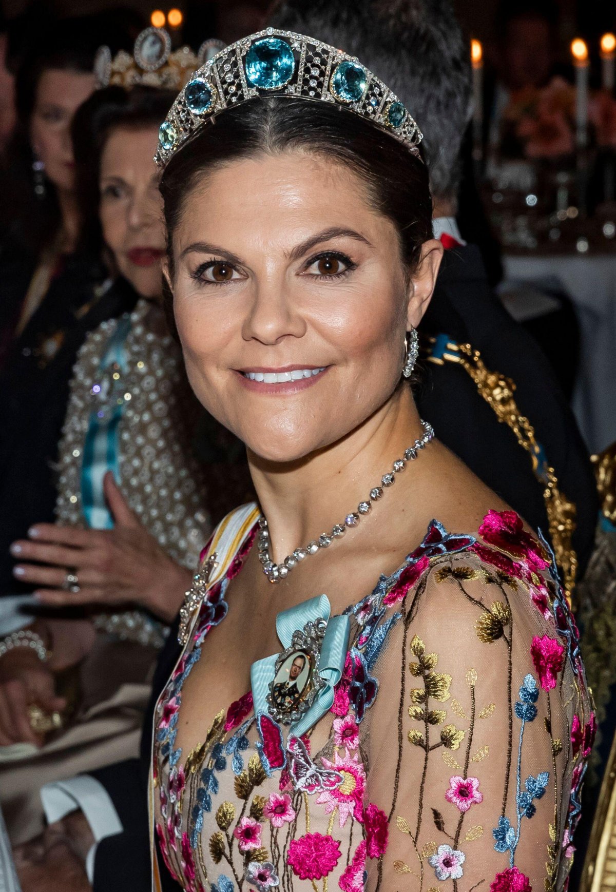 La Principessa Victoria di Svezia partecipa a un banchetto di stato in onore del re e della regina di Spagna al Palazzo Reale di Stoccolma il 24 novembre 2021 (Robert Eklund/Stella Pictures/Abaca Press/Alamy)