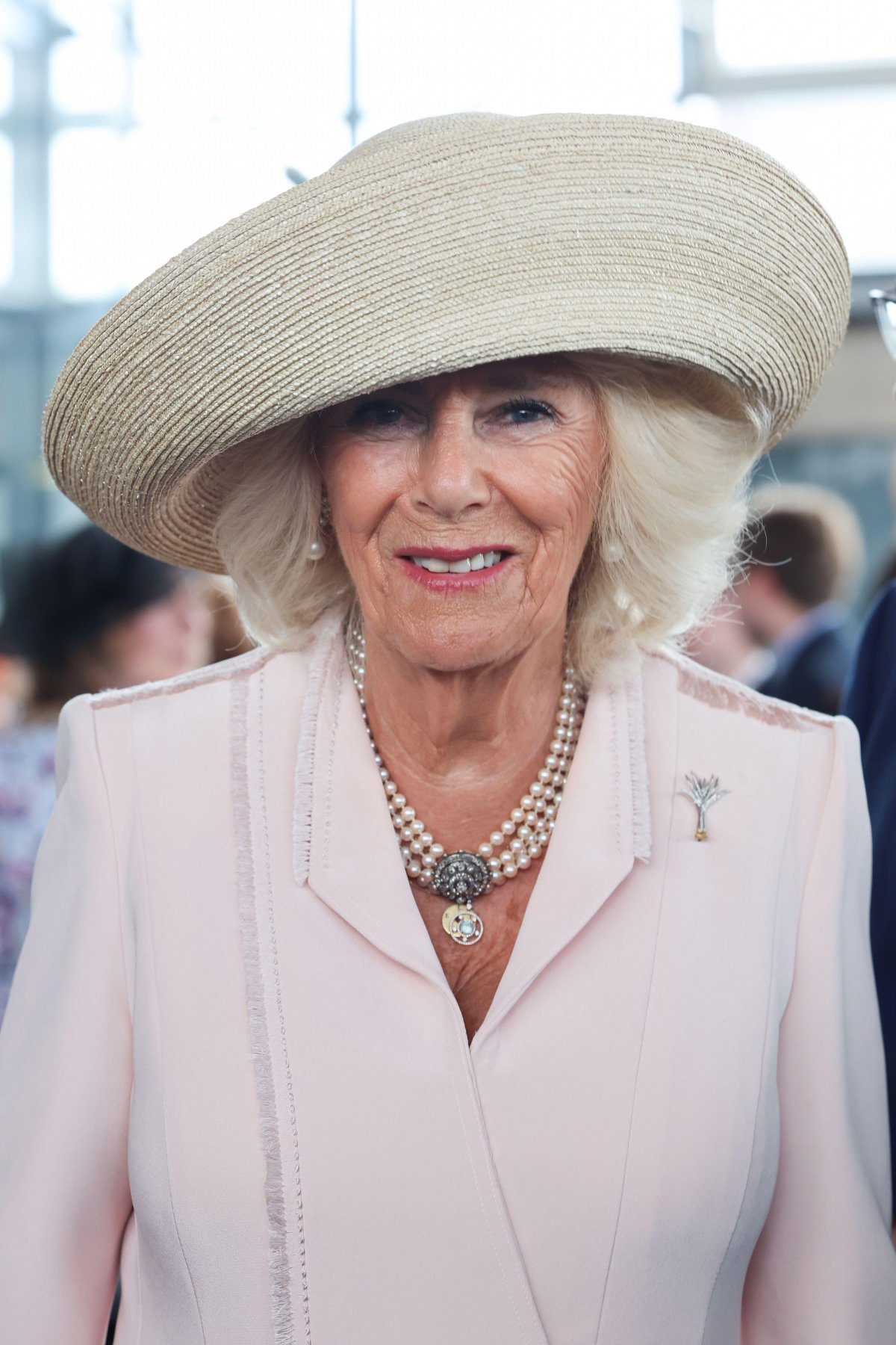 La Regina Camilla visita il Senedd a Cardiff per festeggiare il 25° anniversario