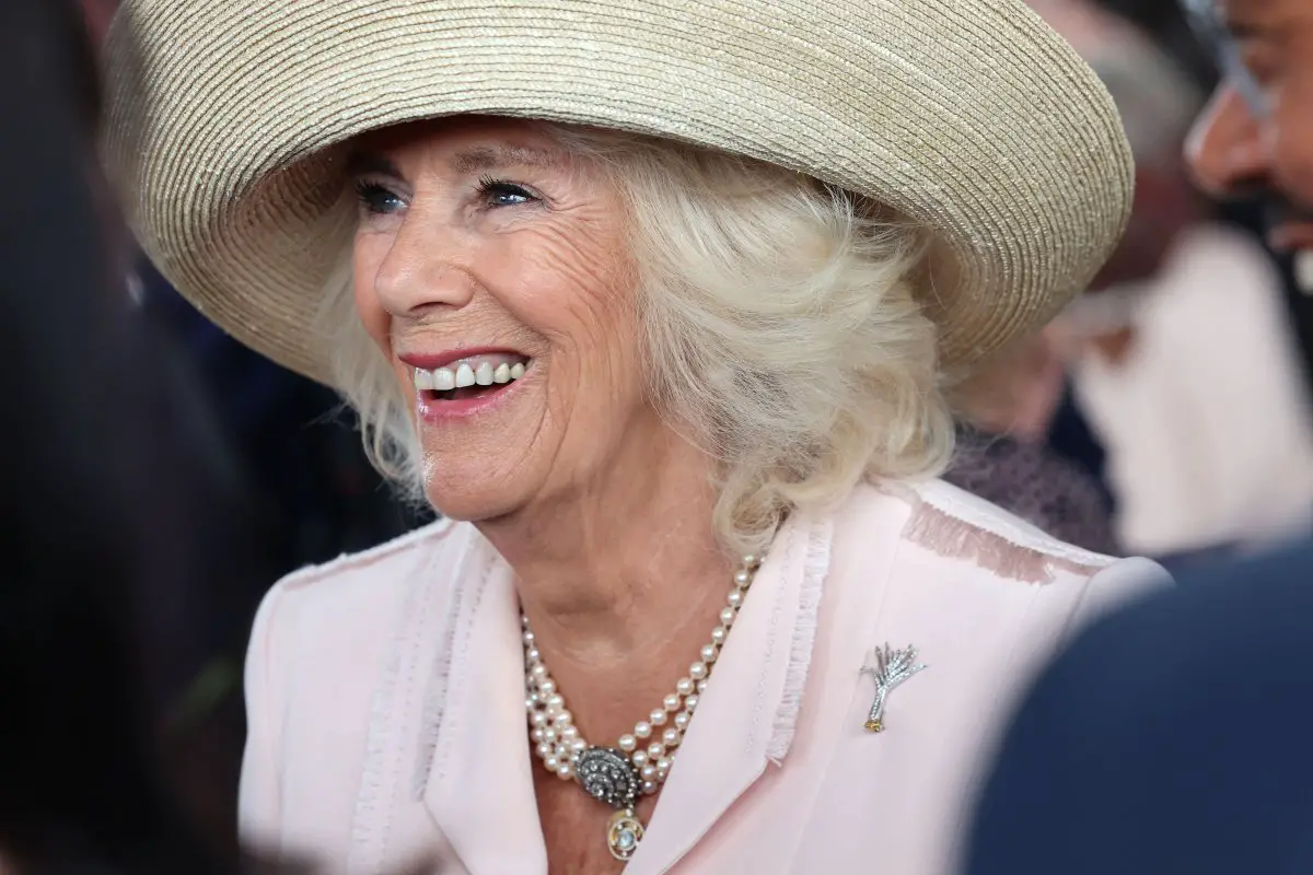 La Regina Camilla visita il Senedd a Cardiff per il 25° anniversario