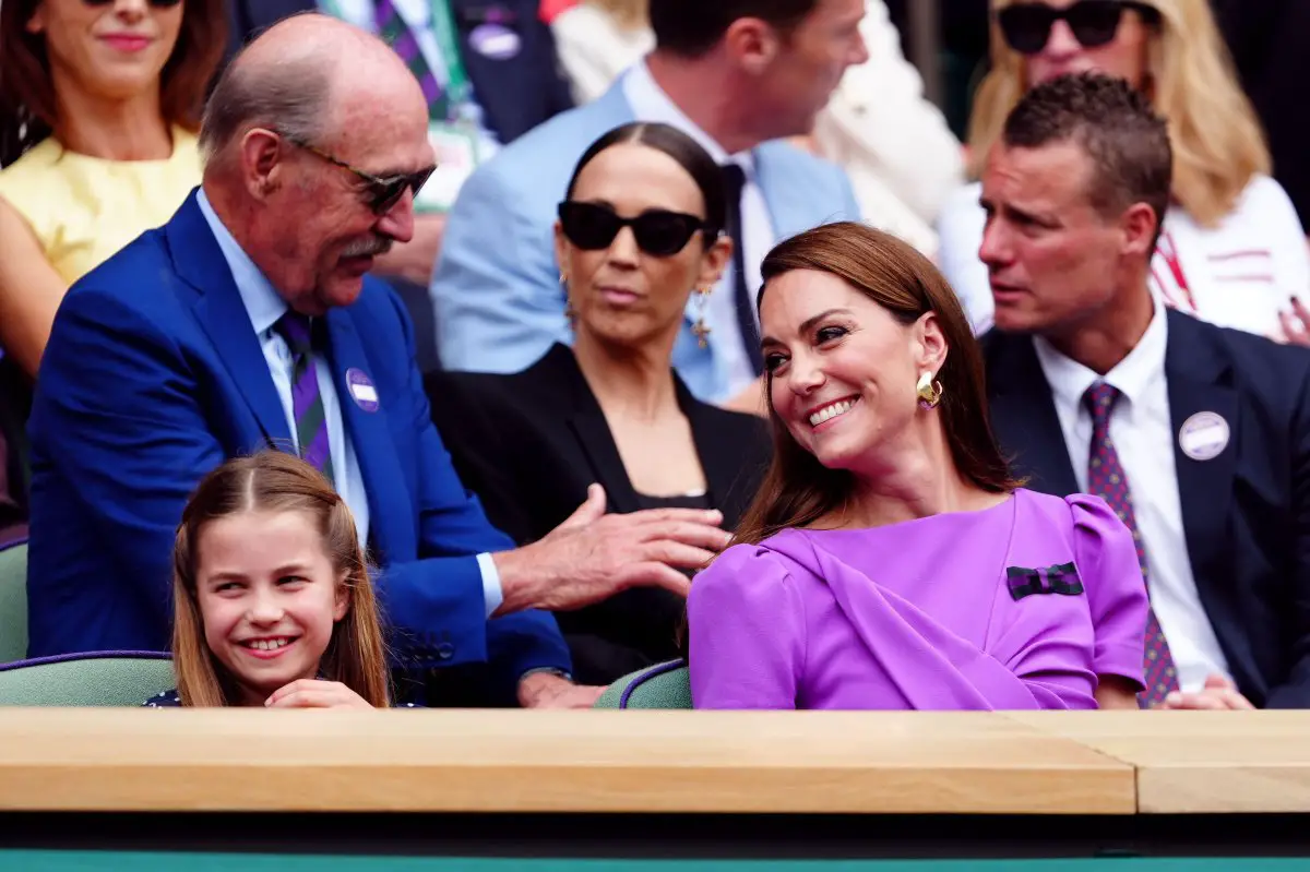 La Principessa del Galles, con la Principessa Charlotte, assiste alla finale maschile all'All England Lawn Tennis and Croquet Club a Wimbledon il 14 luglio 2024 (Mike Egerton/PA Images/Alamy)