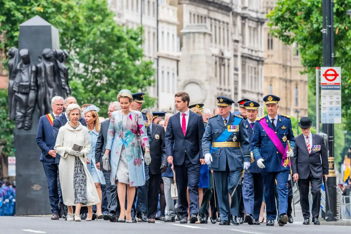 Il Re e la Regina dei Belgi, insieme al Duca e alla Duchessa di Gloucester, partecipano a un Servizio di Commemorazione al Cenotafio e alla deposizione di una corona al Memoriale delle Guardie a Londra il 13 luglio 2024 (Guy Bell/Alamy)