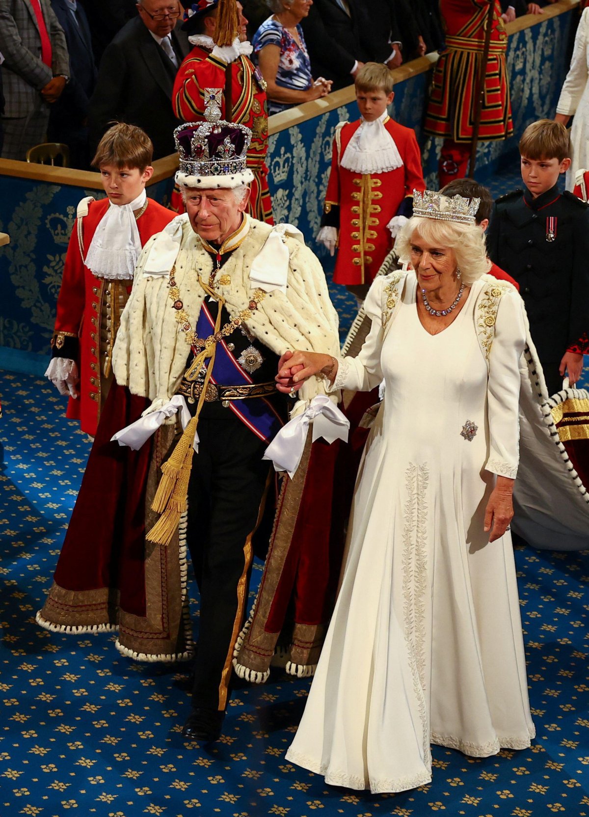 Il re Carlo III e la regina Camilla partecipano all’apertura ufficiale del Parlamento il 17 luglio 2024 (Hannah McKay/PA Images/Alamy)