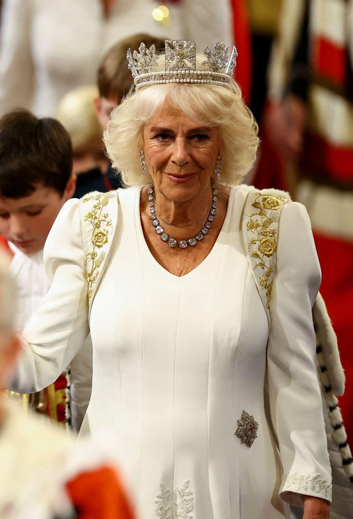 La regina Camilla partecipa all’apertura ufficiale del Parlamento il 17 luglio 2024 (Hannah McKay/PA Images/Alamy)