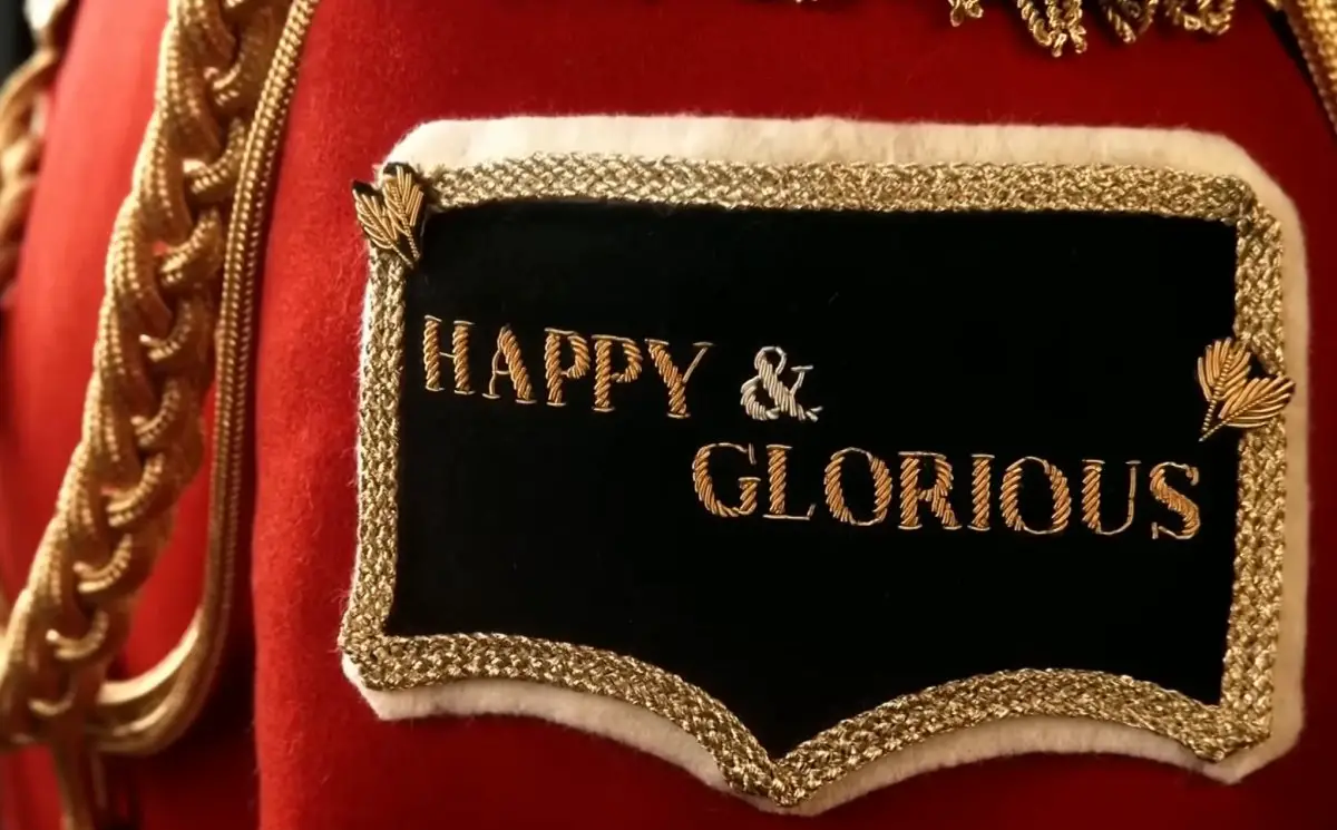 L'apertura di 'Happy & Glorious,' un segmento della cerimonia di apertura dei Giochi Olimpici, il 27 luglio 2012 (screencapture)